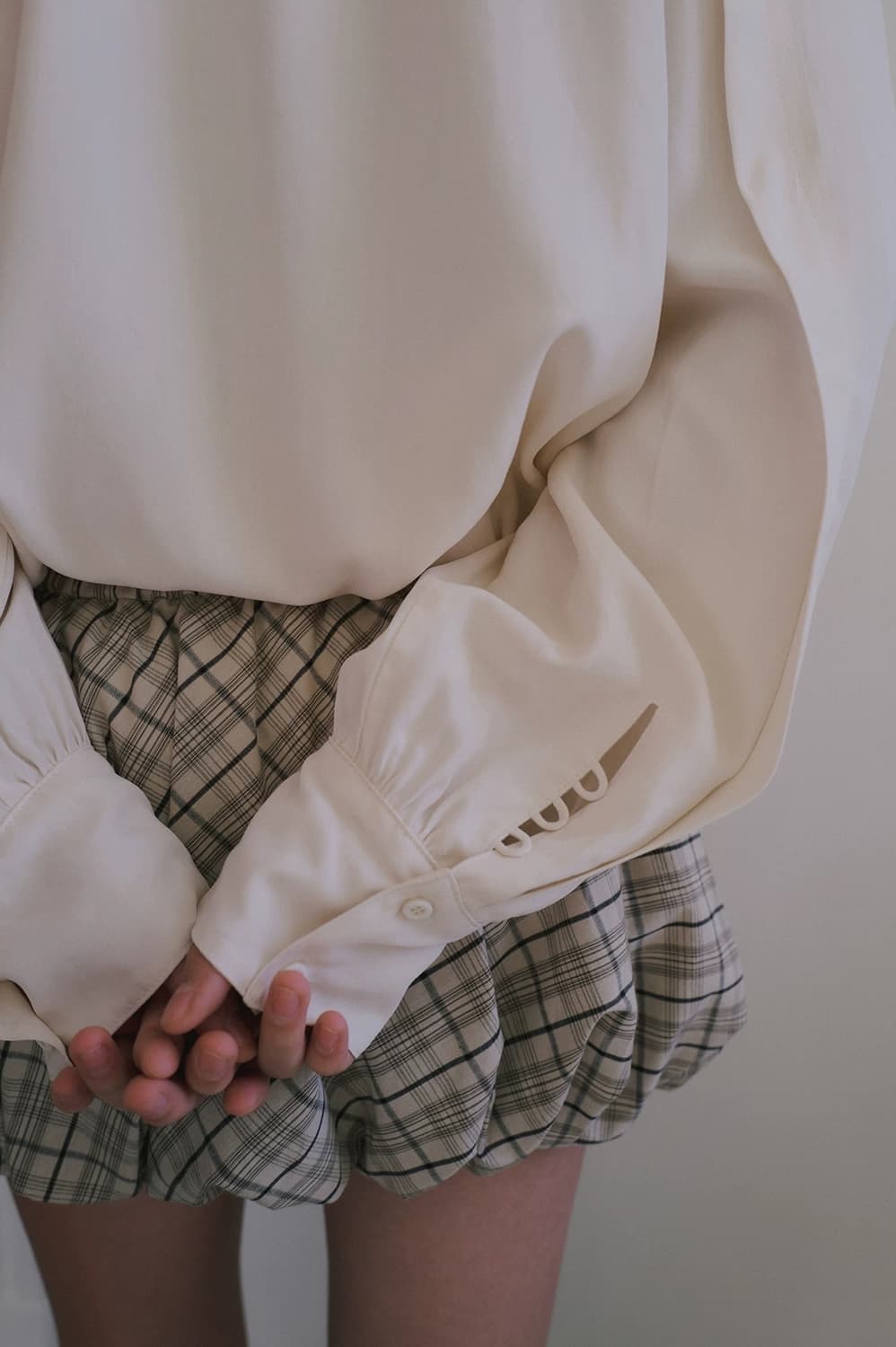 오버듀플레어 타이 블라우스 상품이미지3