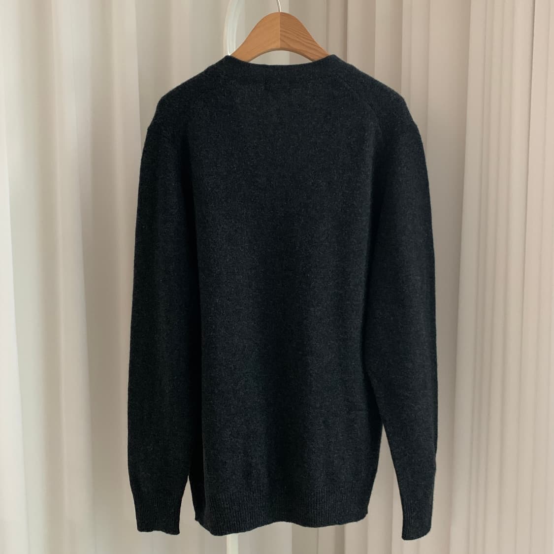 유니클로 울혼방 부드러운 브이넥 가디건 상품이미지3