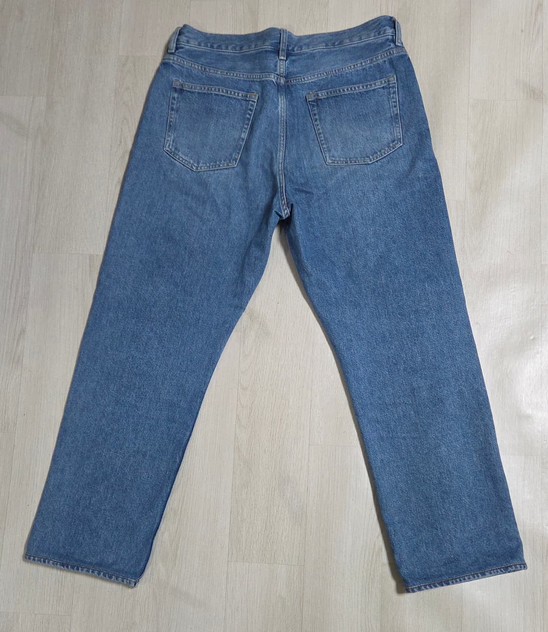 (착샷) 코스 COS 레귤러 스트레이트 데님 팬츠 상품이미지3