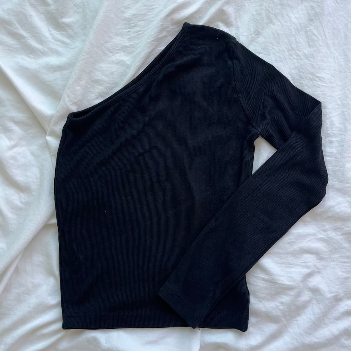 Wave 블랙 크롭 언발란스 롱슬리브  상품이미지1