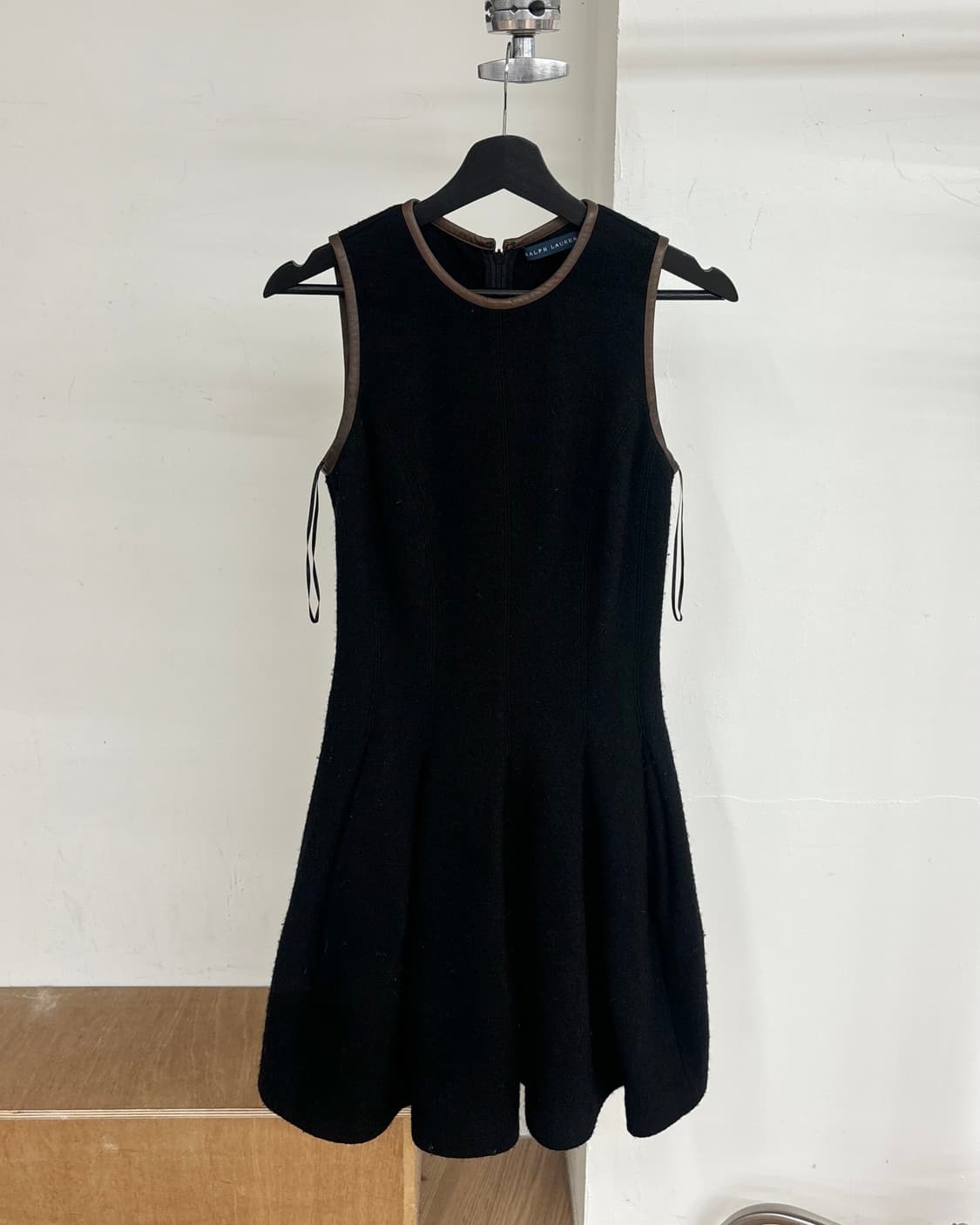 랄프로렌 블랙 플레어 슬리브리스 원피스  상품이미지1