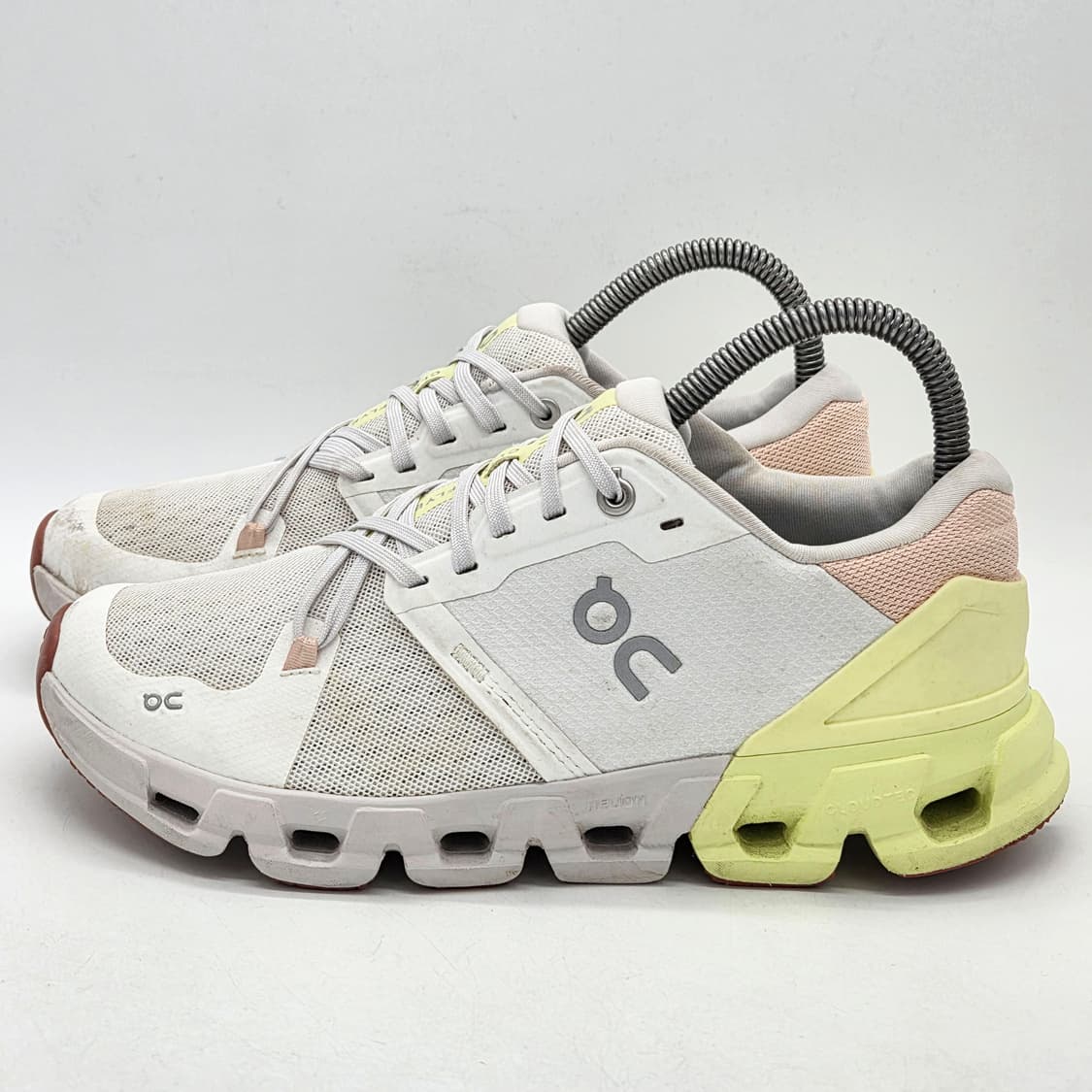 온 러닝 우먼스 클라우드 플라이어 4 화이트 (245) 상품이미지1