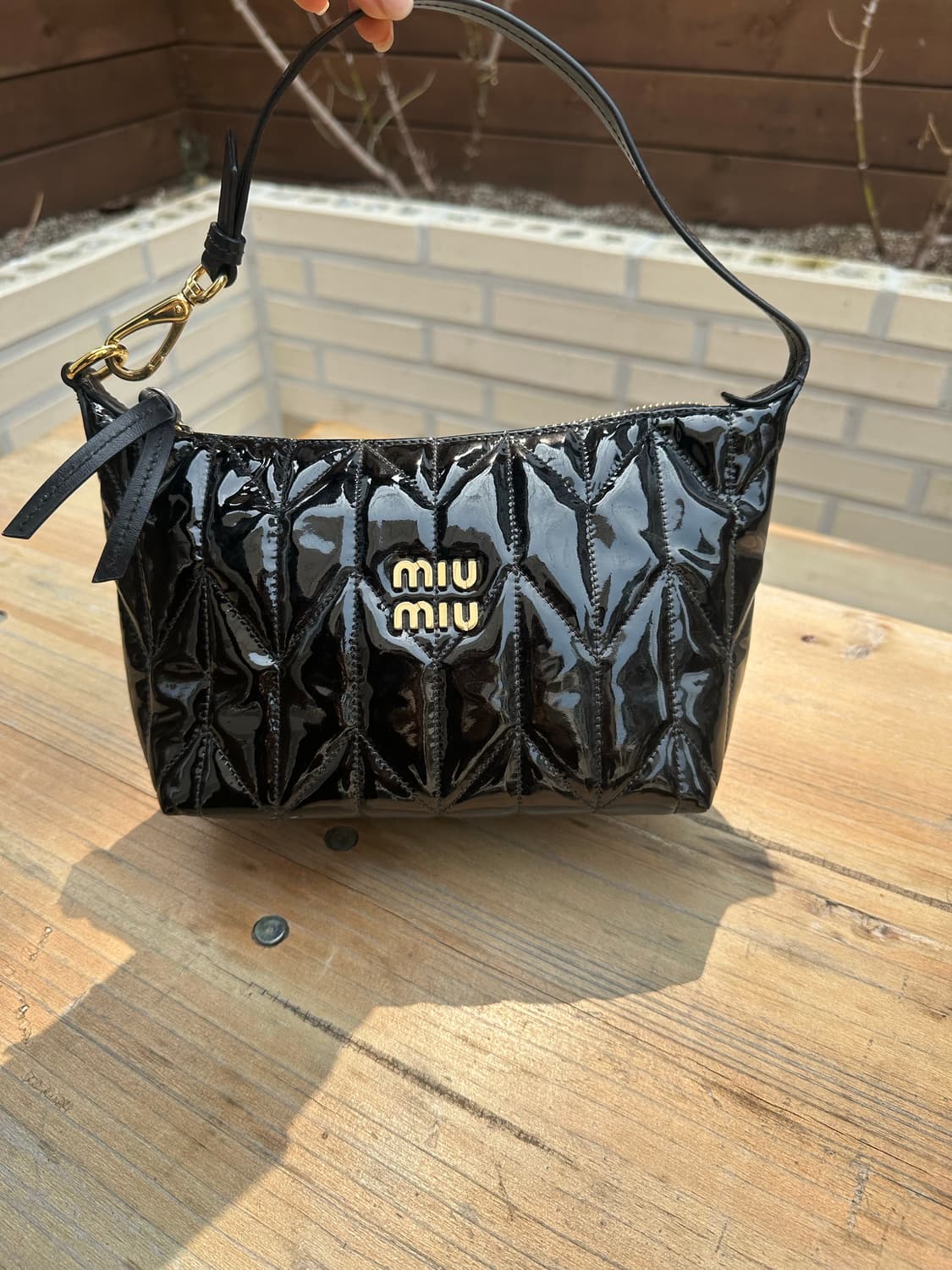 [정품] 미우미우 마테라쎄 스피릿 금장 블랙 상품이미지2