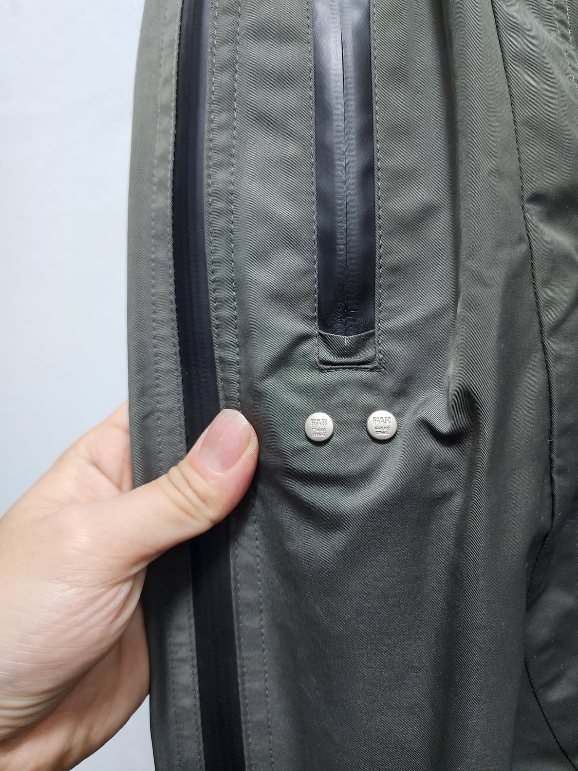 파프롬왓 파아카이브 커브 절개 지퍼 스판 팬츠 상품이미지4