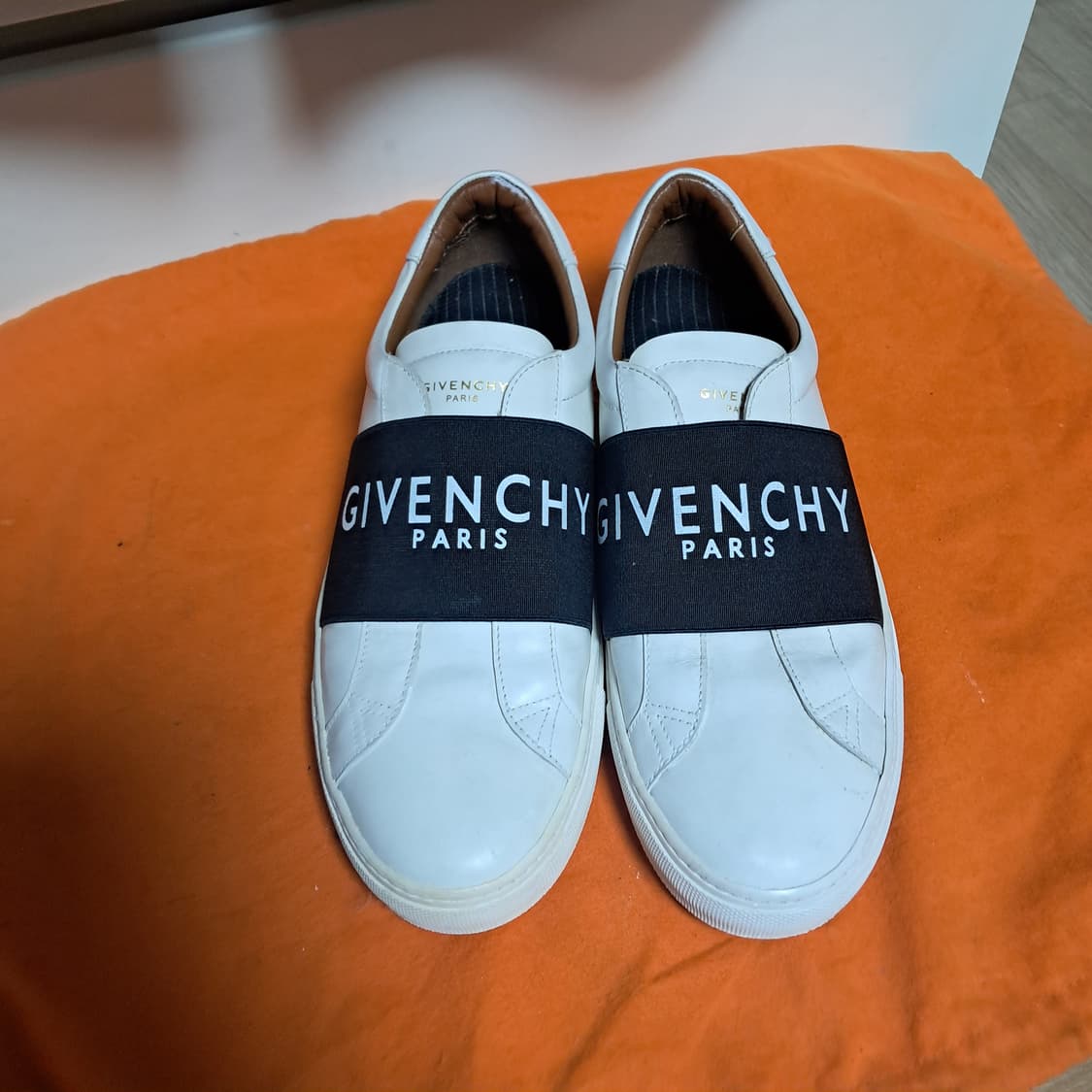 정품 지방시 어반 스트리트 밴딩 스니커즈 40(약 255~260) 상품이미지1