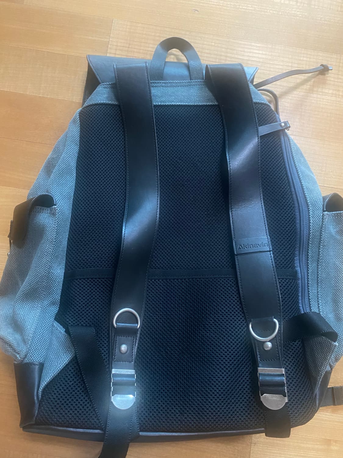 아킨스빈 가죽백팩 판매합니다. 상품이미지4