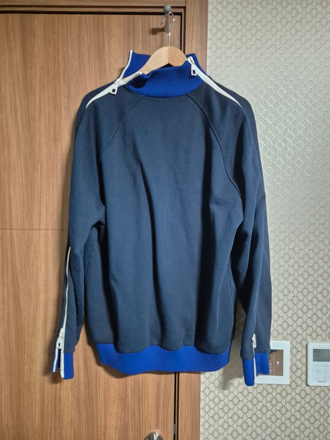 루이비통 멀티지퍼 맨투맨xl 상품이미지8