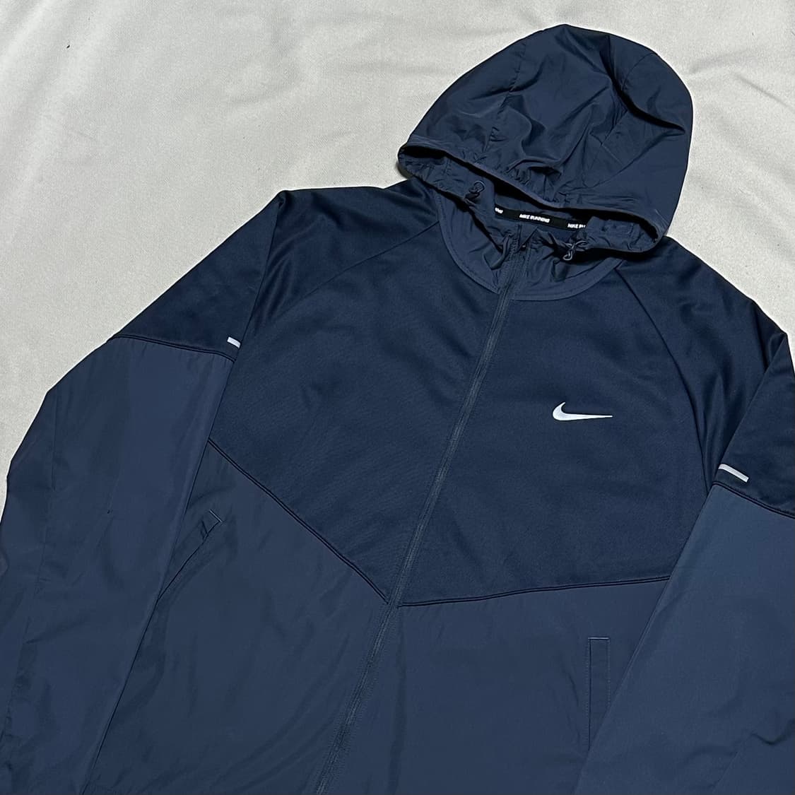 XXL 나이키 솔로스우시 러닝 트레이닝 자켓 상품이미지1