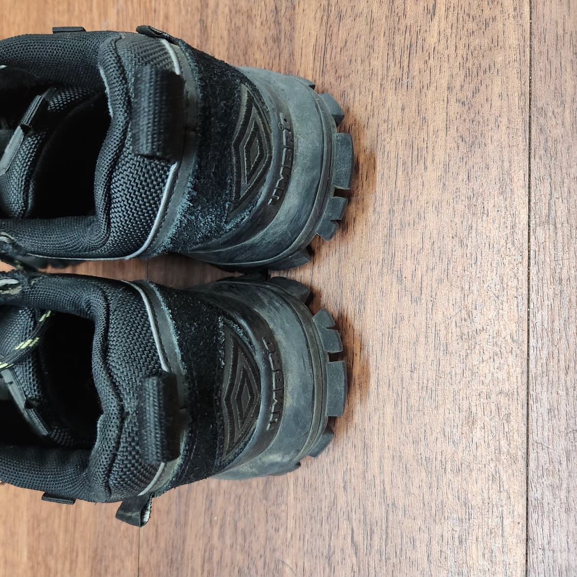 엄브로 범피 코듀라 운동화 US6.5(245) 상품이미지5