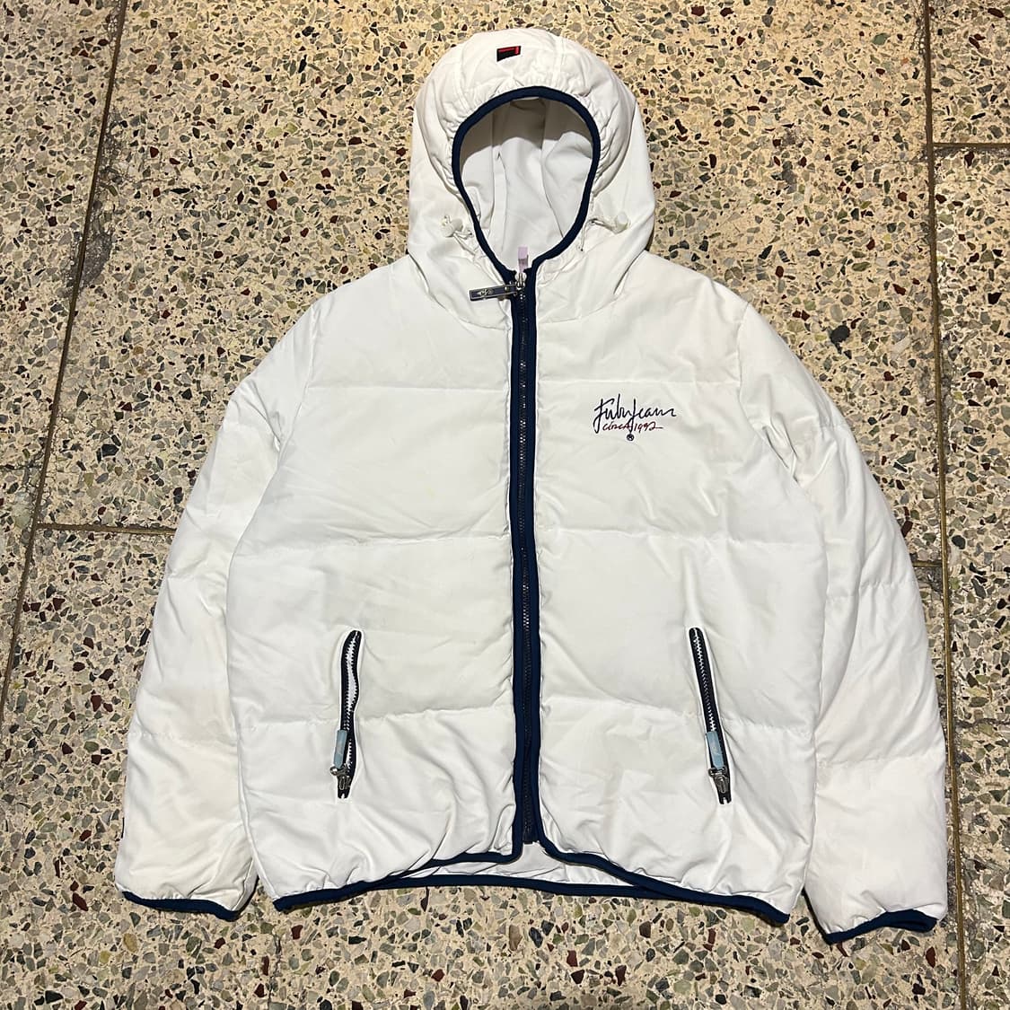 푸부(FUBU) 올드스쿨 화이트 숏패딩 상품이미지1