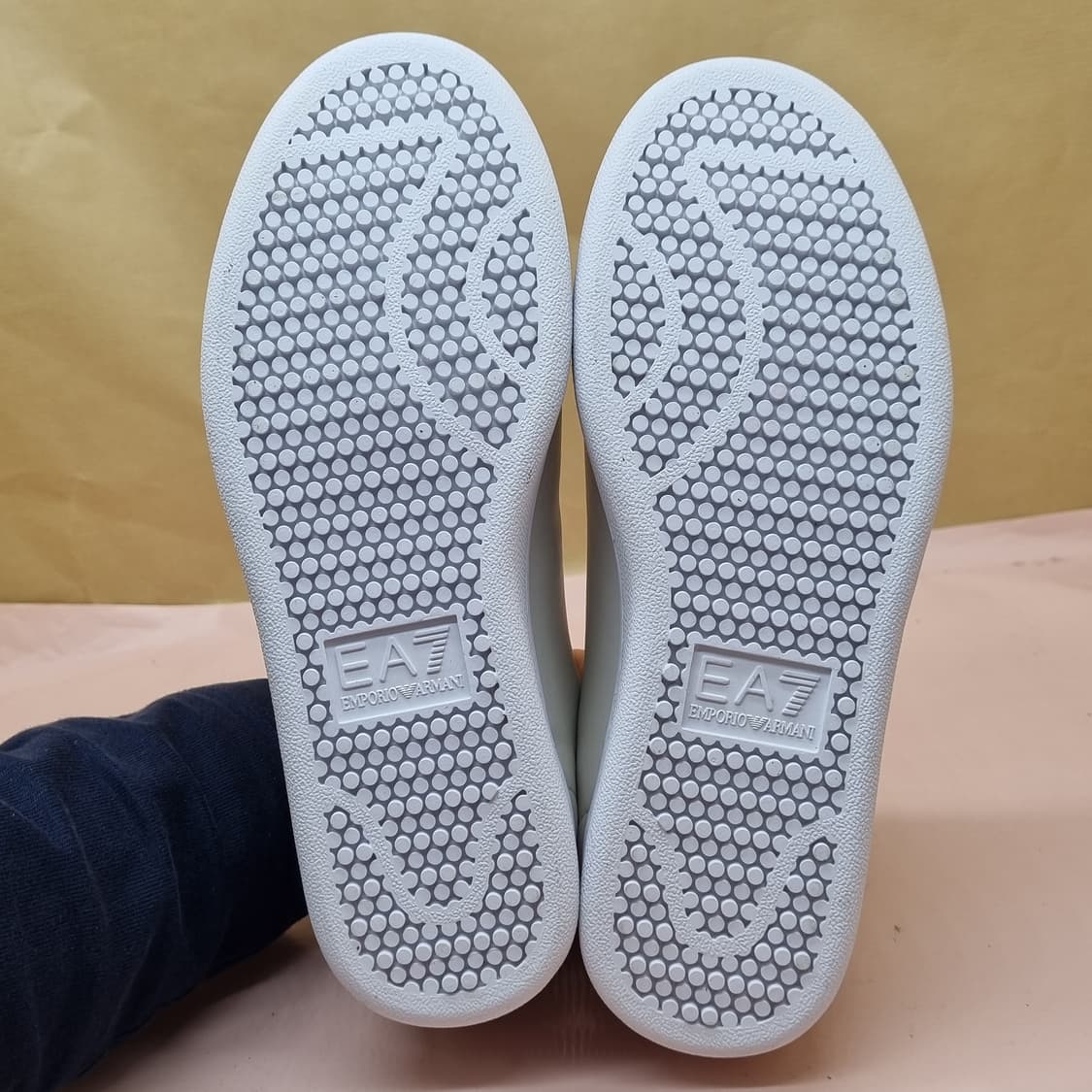 엠포리오 아르마니 스니커즈 220 상품이미지3