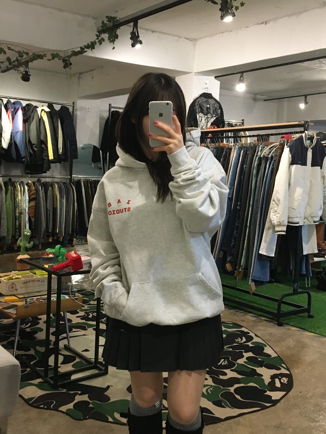 아이앱 스튜디오 후드티 화이트레드 상품이미지3