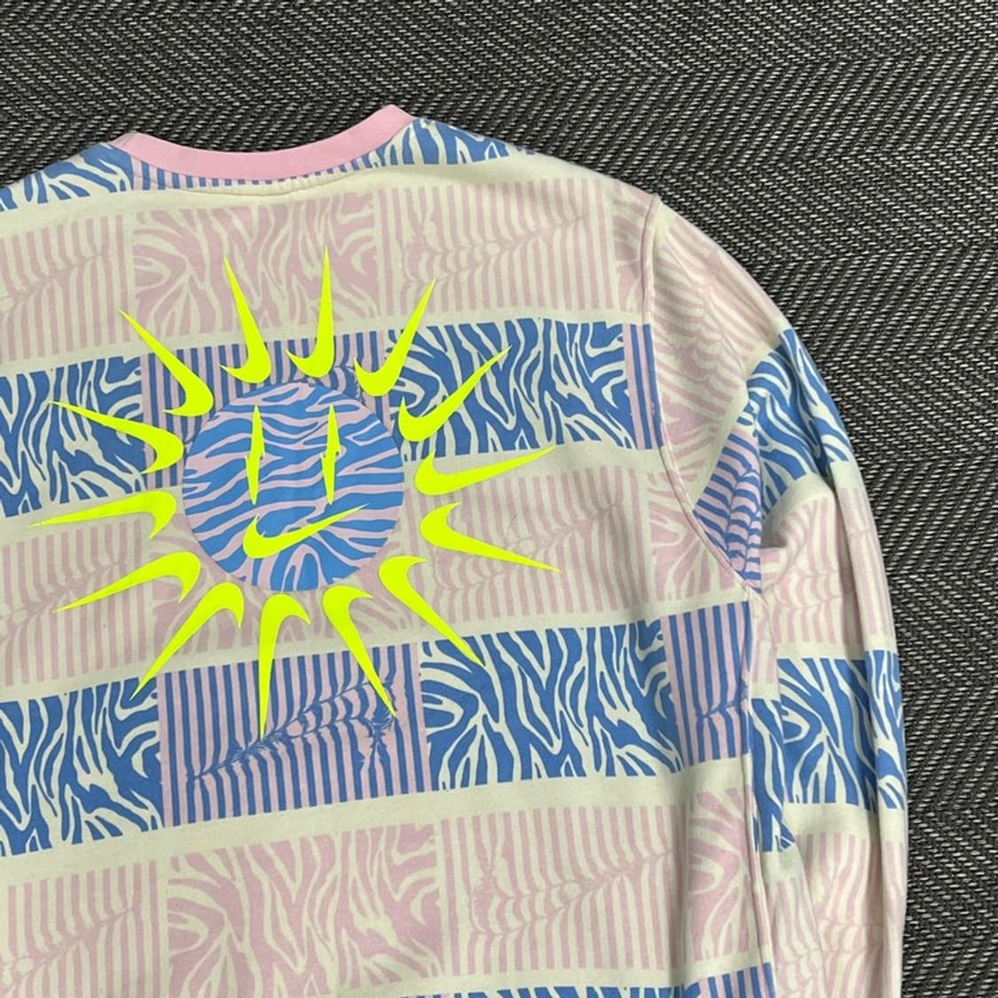 나이키 그래픽 패턴 맨투맨 v1163 상품이미지4