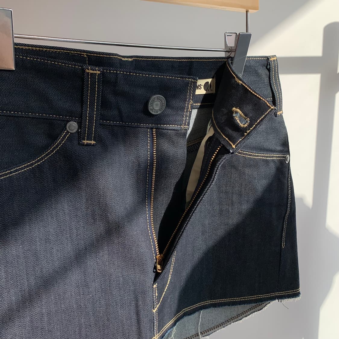 [리바이스] 엔지니어드 진 로우라이즈 데님 스커트 치마 상품이미지5