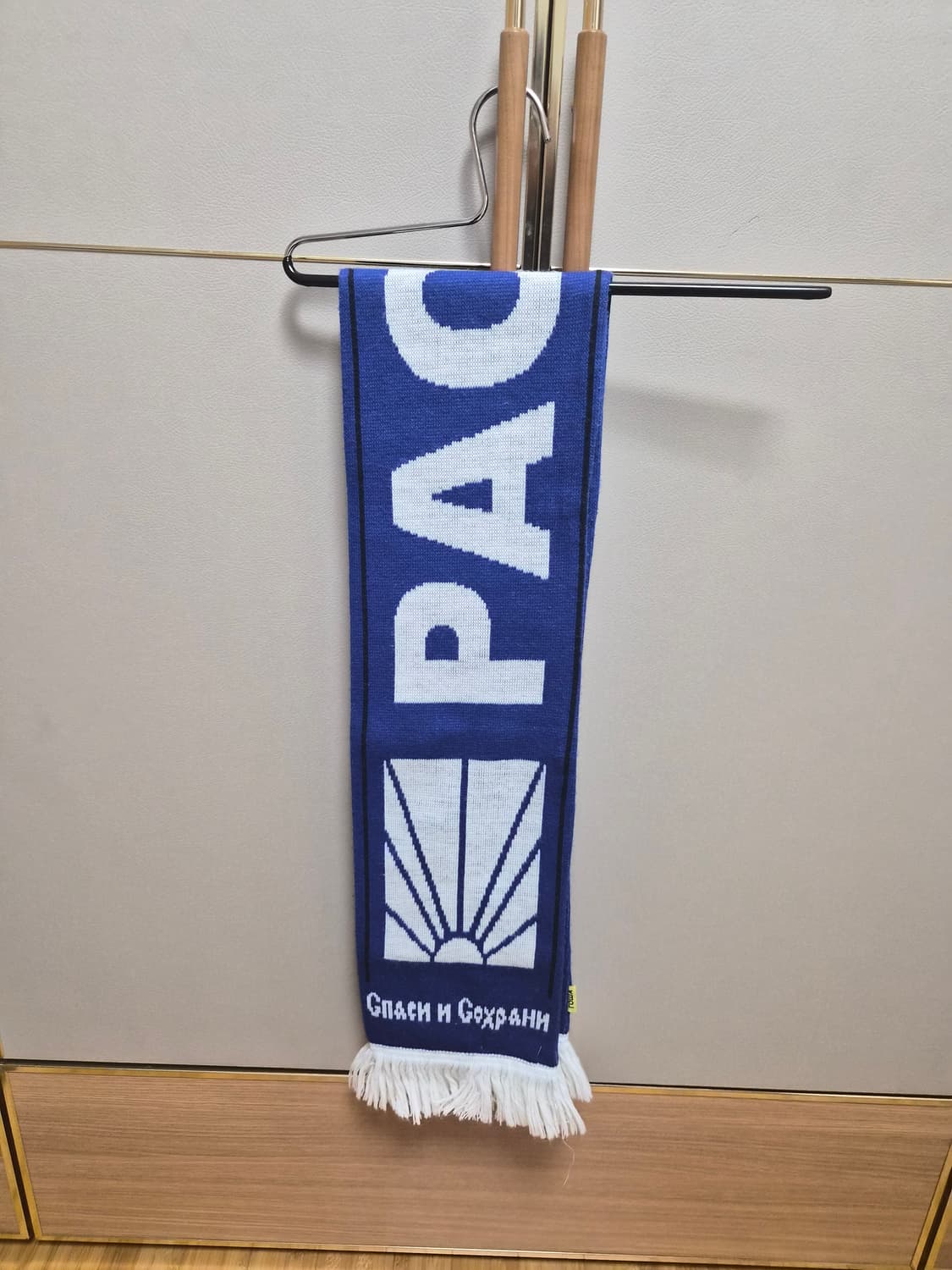 고샤루브친스키 머플러 상품이미지1