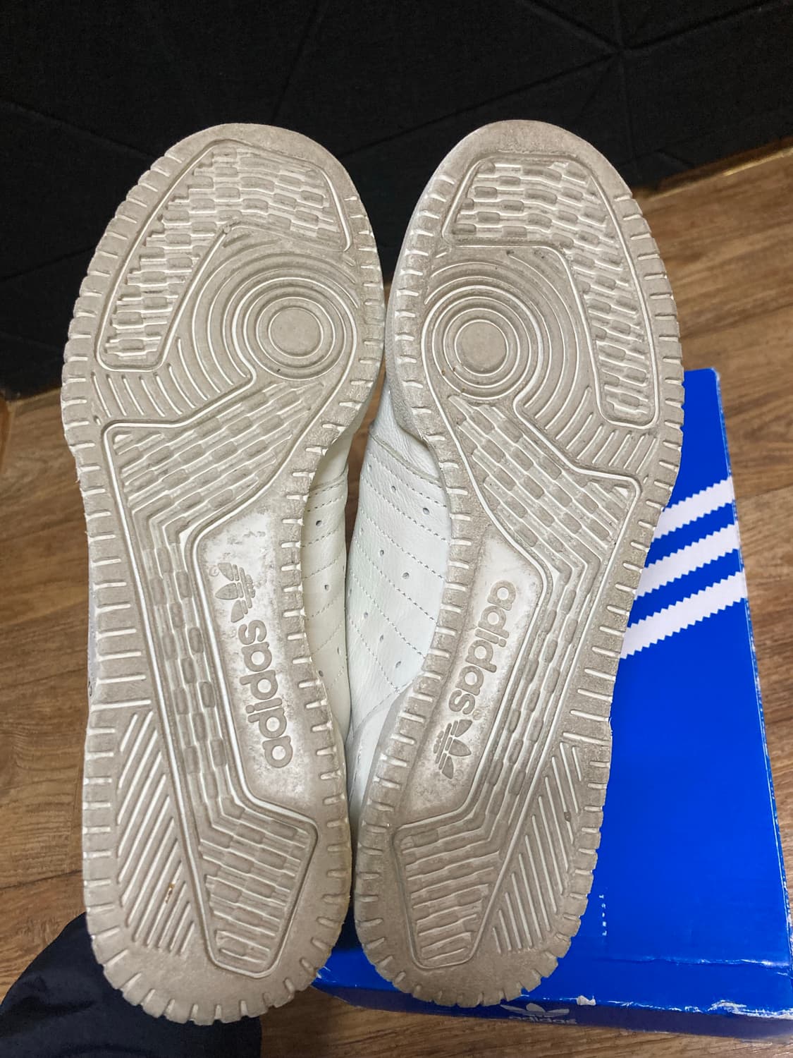 이지 아디다스 파워페이즈 칼라바사스 코어 화이트 OG 상품이미지4