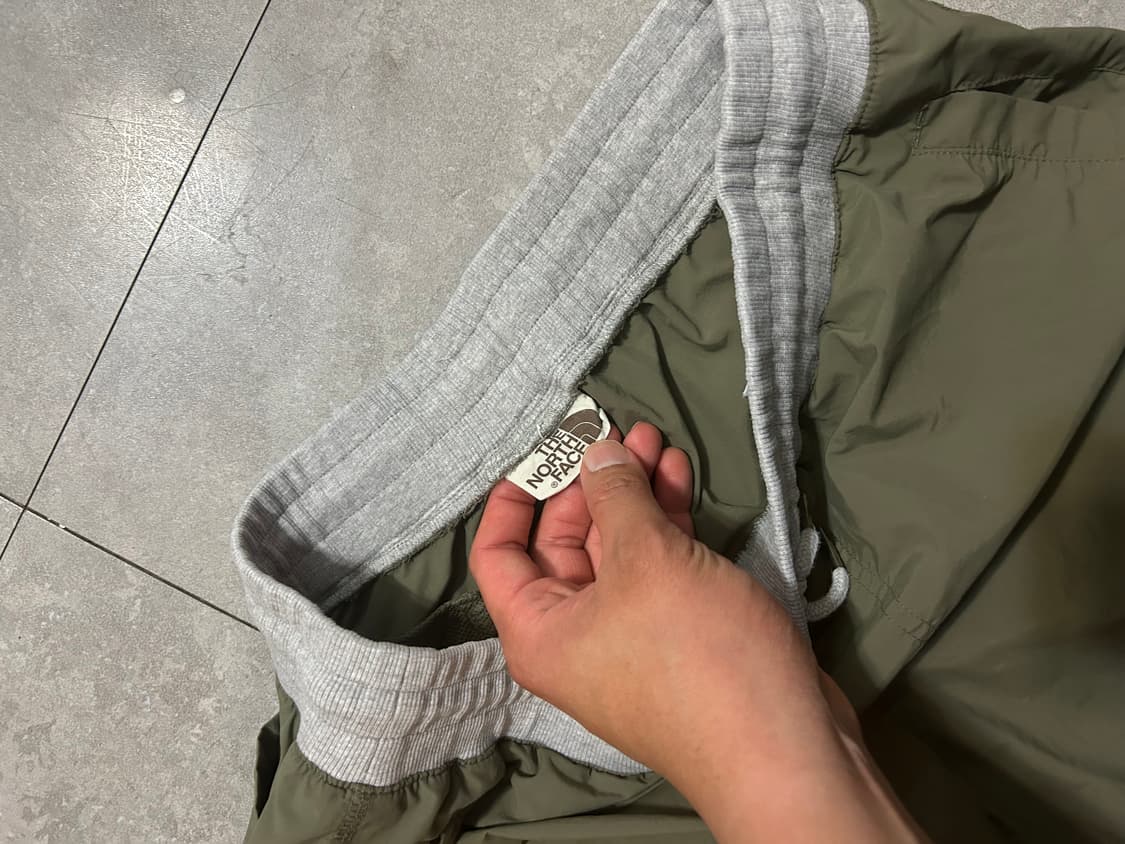 노스페이스 카키컬러 빈티지  나일론 하프팬츠 34인치  상품이미지3