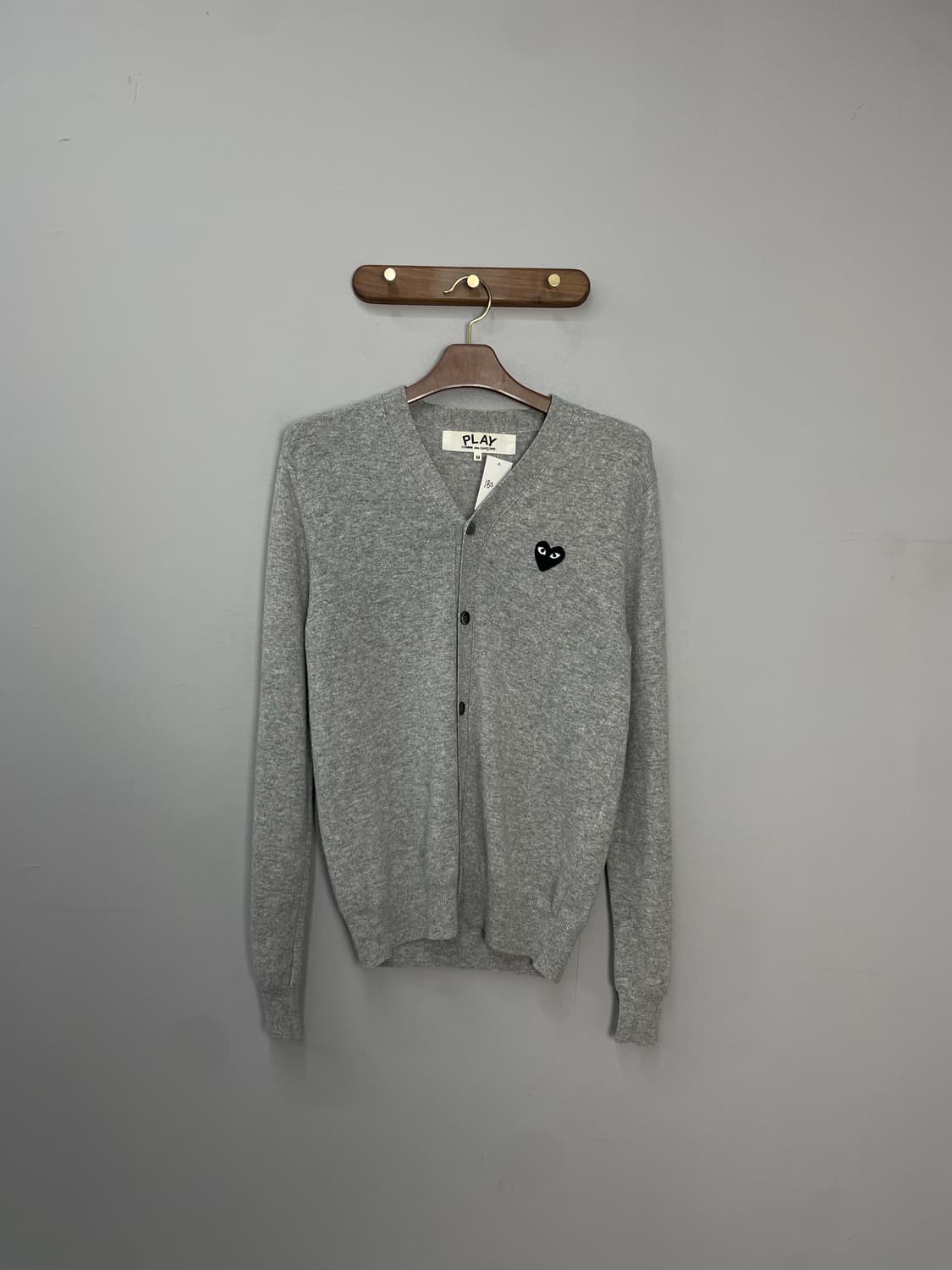 꼼데가르송 플레이 블랙 하트 와펜 그레이 가디건 H2014 상품이미지2