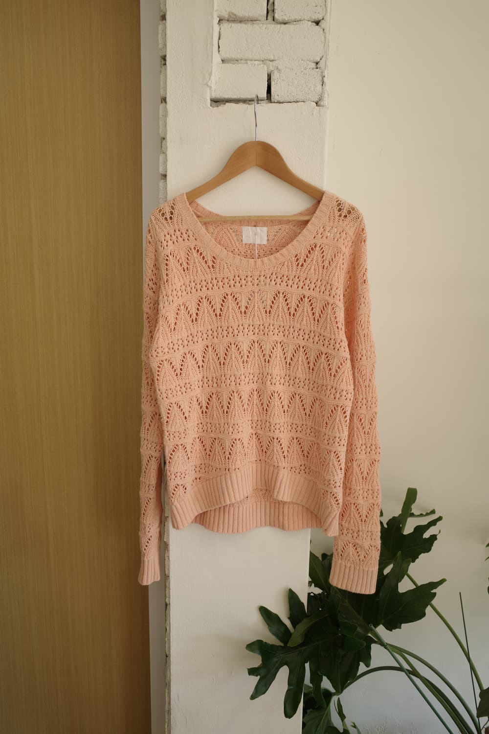 살구색 펀칭 니트  상품이미지1