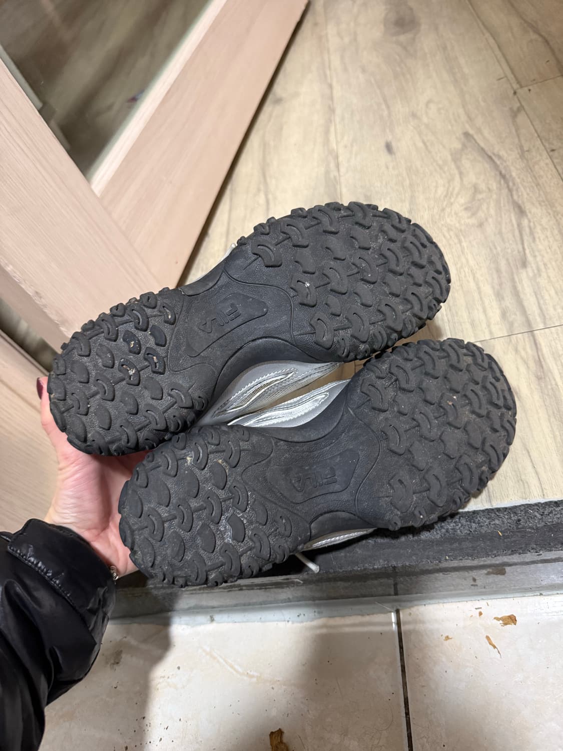 휠라 에샤페 MS 실버 문 운동화 235mm 상품이미지5