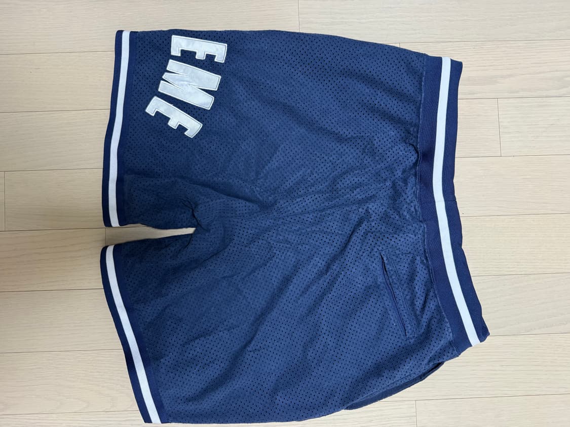 슈프림 반바지 판매합니다 상품이미지2