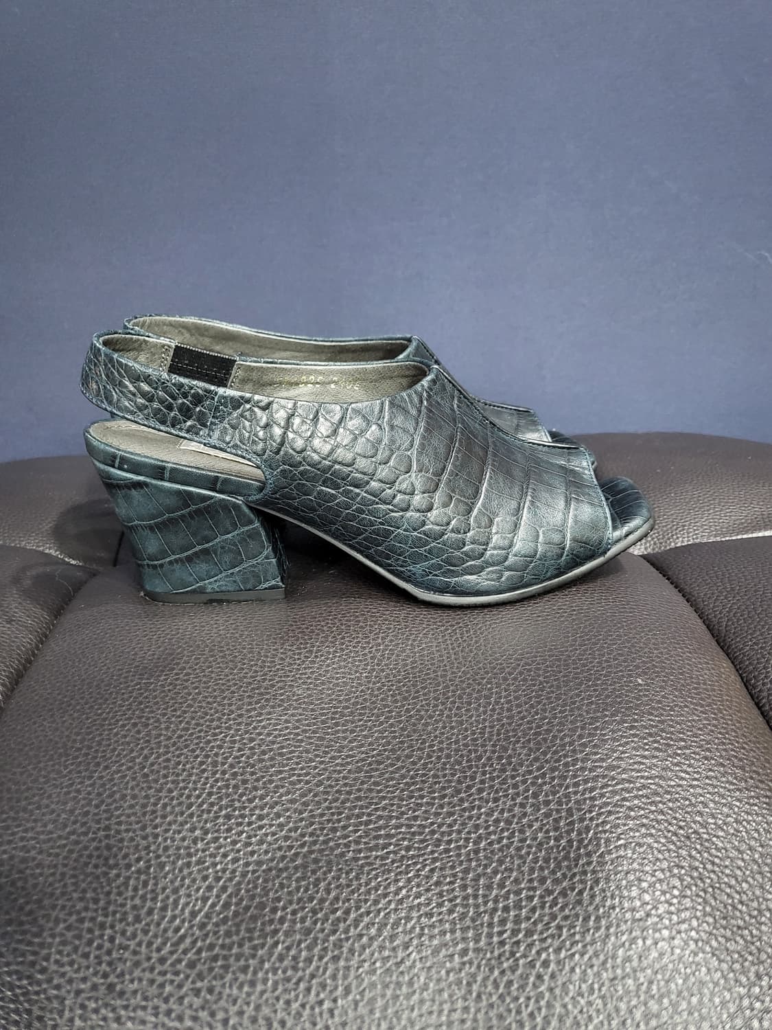 가죽 크록커다일 패턴 오픈토 상품이미지2