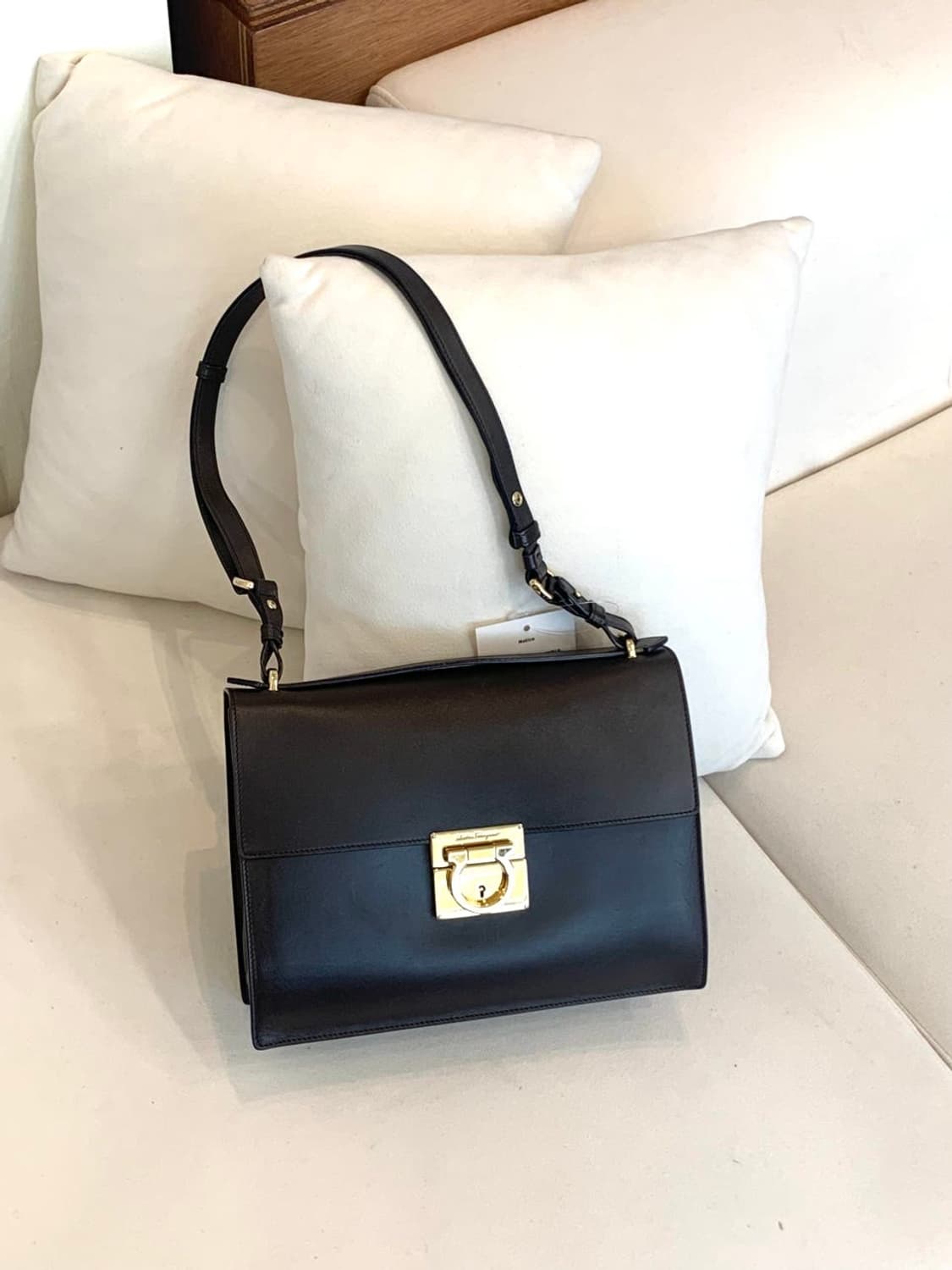 페라가모 간치니 숄더백 (정품) 상품이미지1