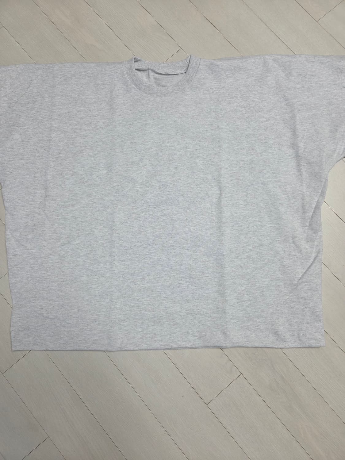 YEEZY TS-01 그레이 티셔츠 1 상품이미지2