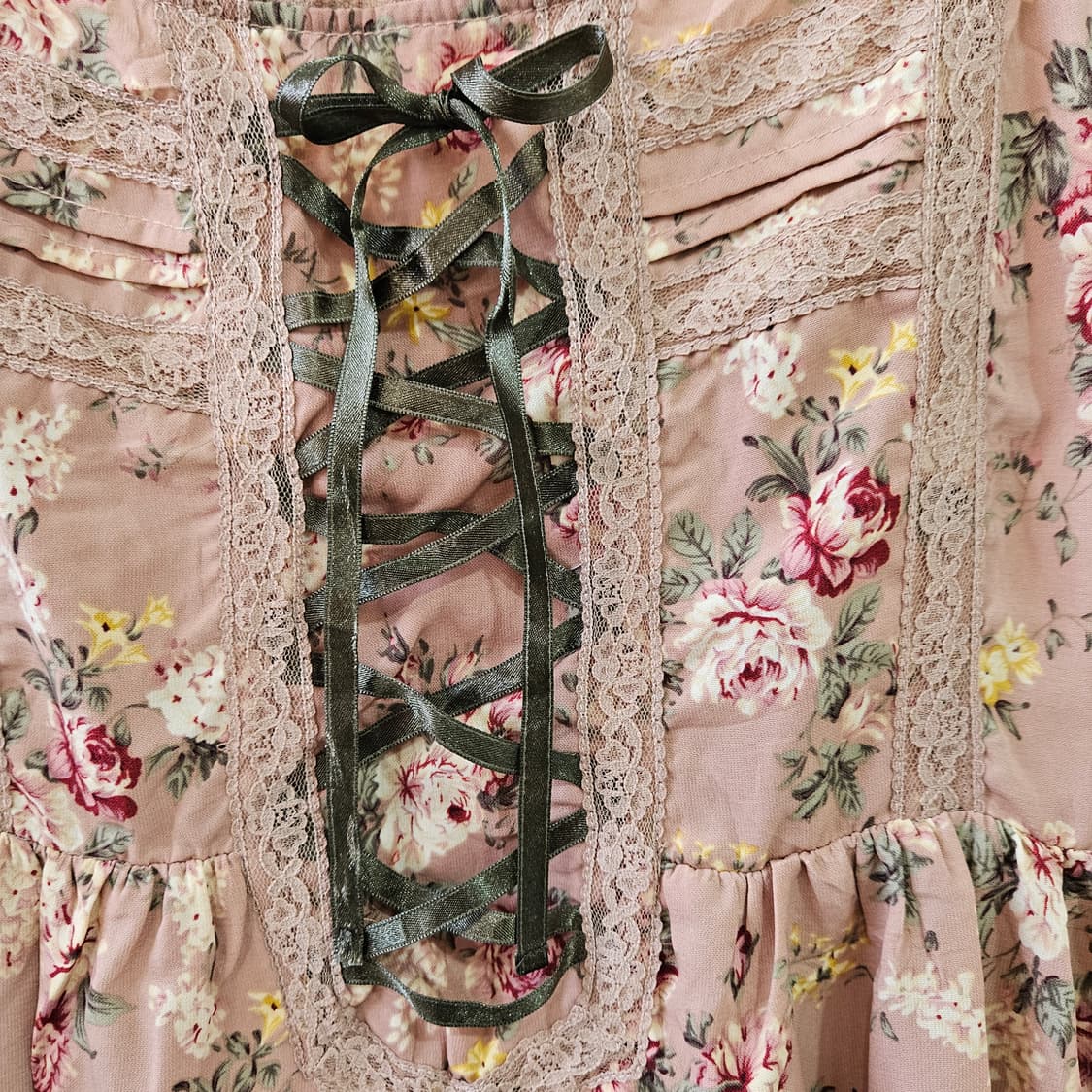 엑시즈팜 로즈 플라워 레이스 원피스 상품이미지4