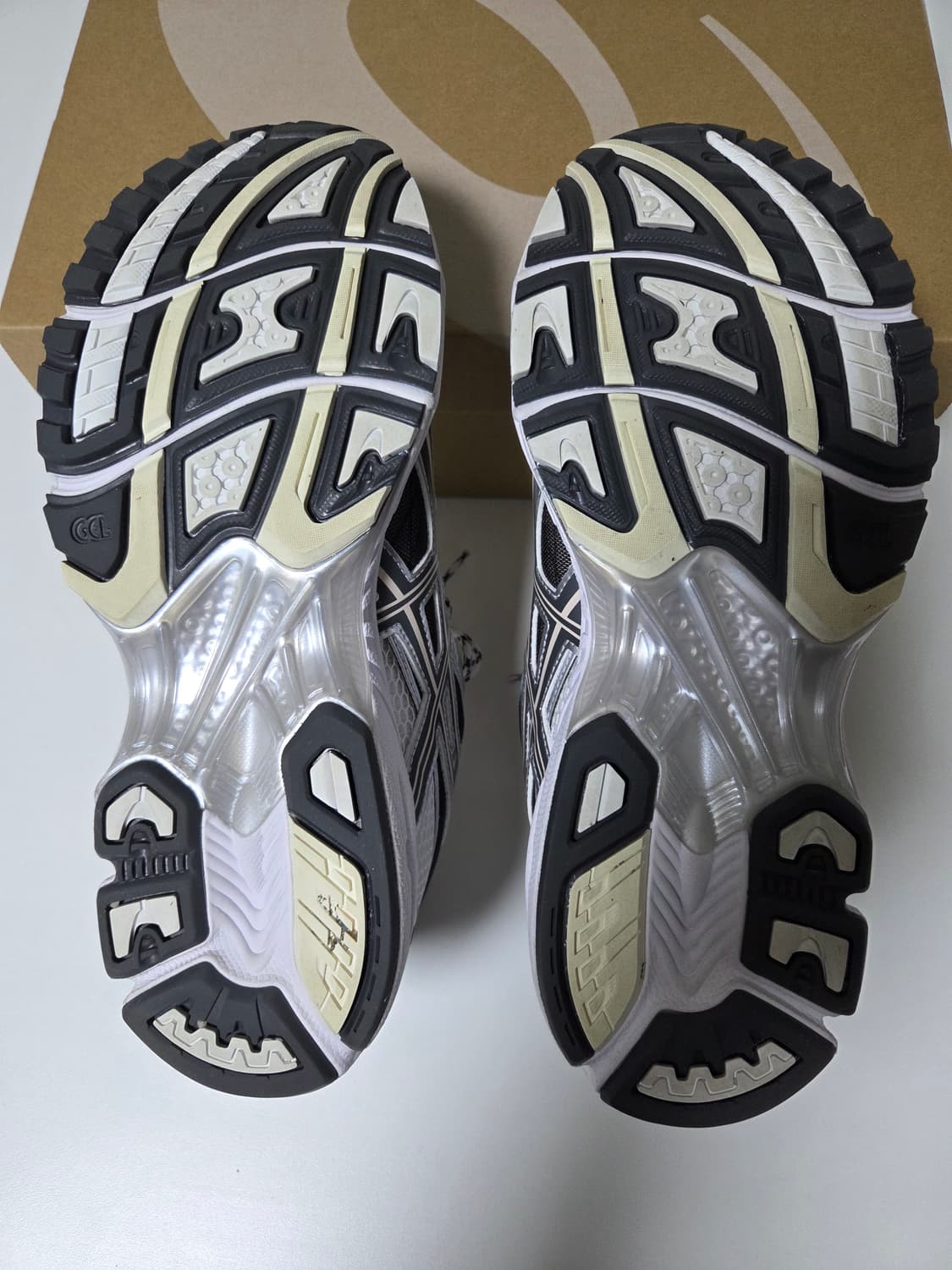 [270] 아식스 젤 님버스 10.1 화이트 옵시디언 그레이 상품이미지7