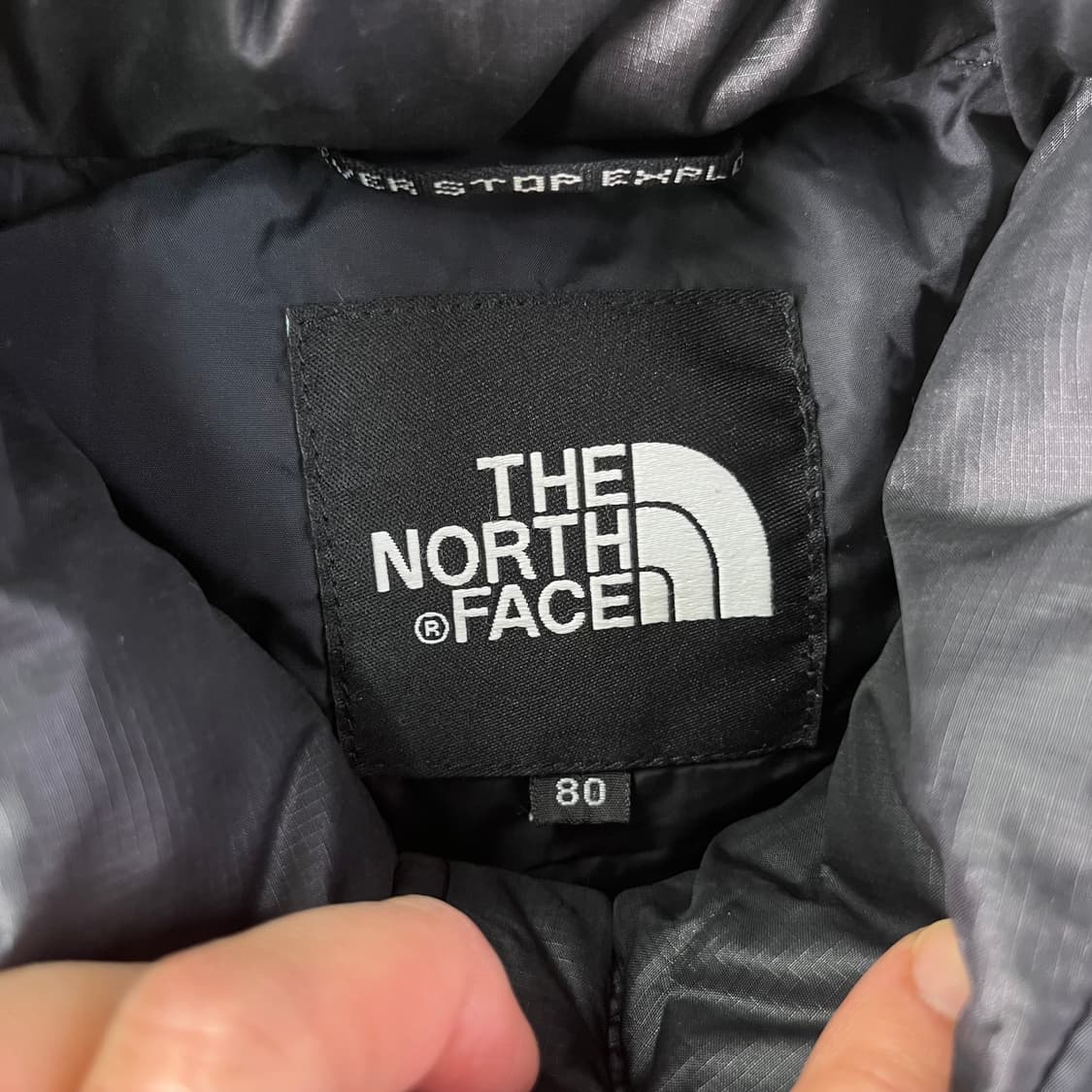 W 100 노스페이스 1996 눕시 700 블랙 패딩 상품이미지3