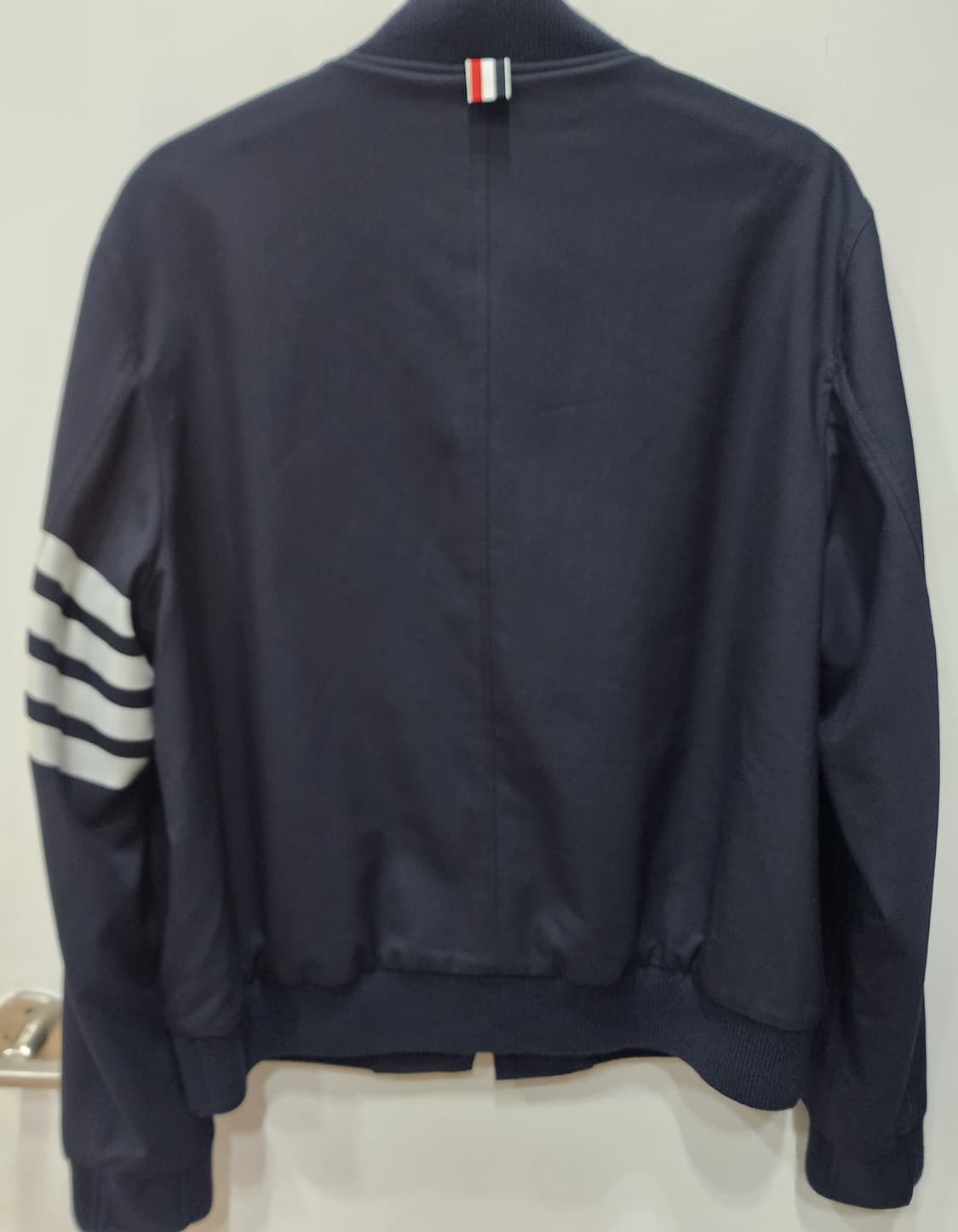 톰브라운 플레인 위브 울 블루종 자켓 4사이즈 백화점판 상품이미지2