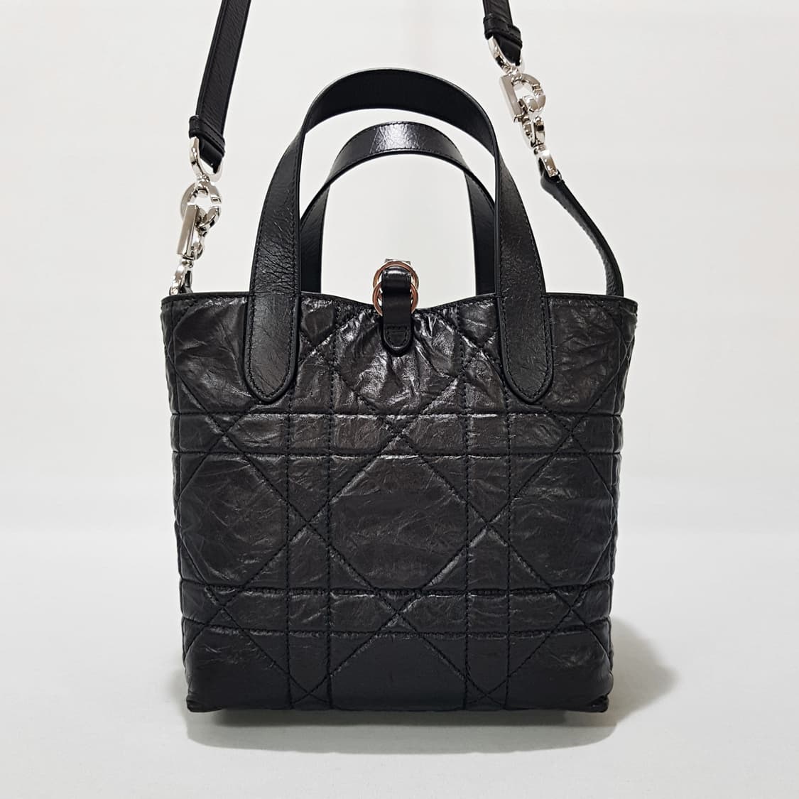 디올 뚜주흐 스몰 버티컬 토트백 블랙 M2835PNUC 상품이미지5