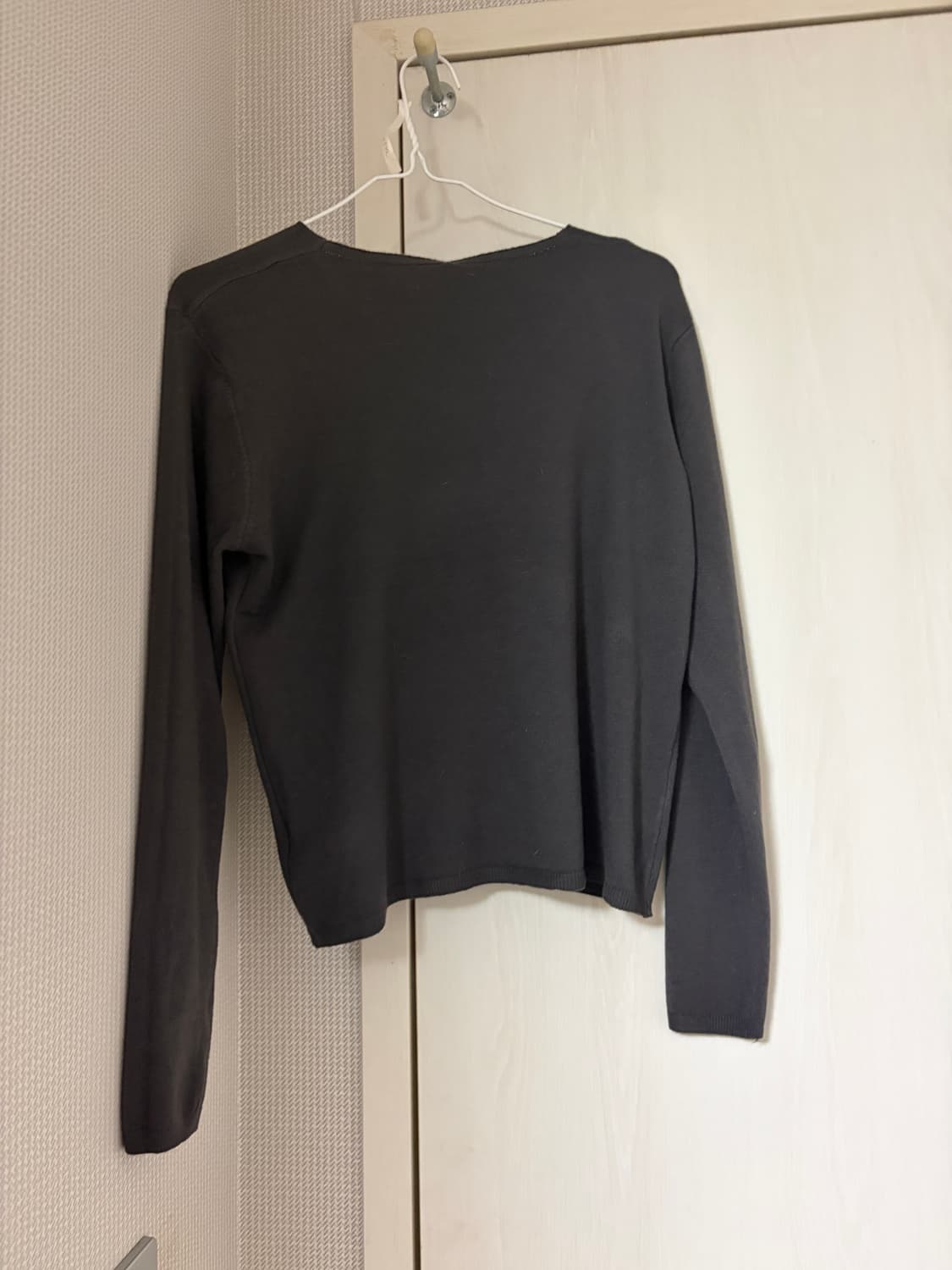 (새상품)딥브라운 여성 V넥 니트 상품이미지2