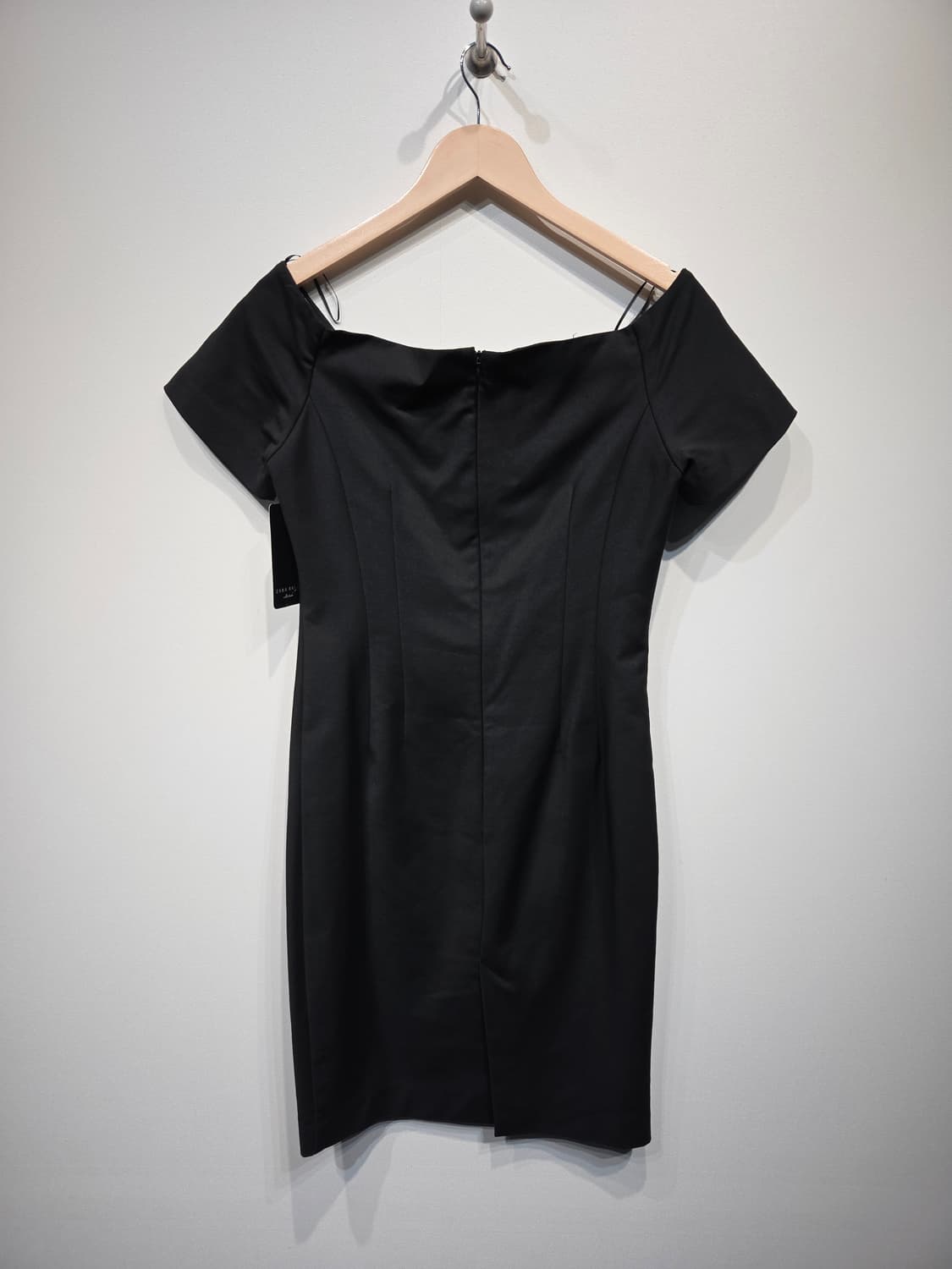 ZARA BASIC 자라 오프숄더 미디 원피스 블랙 상품이미지5