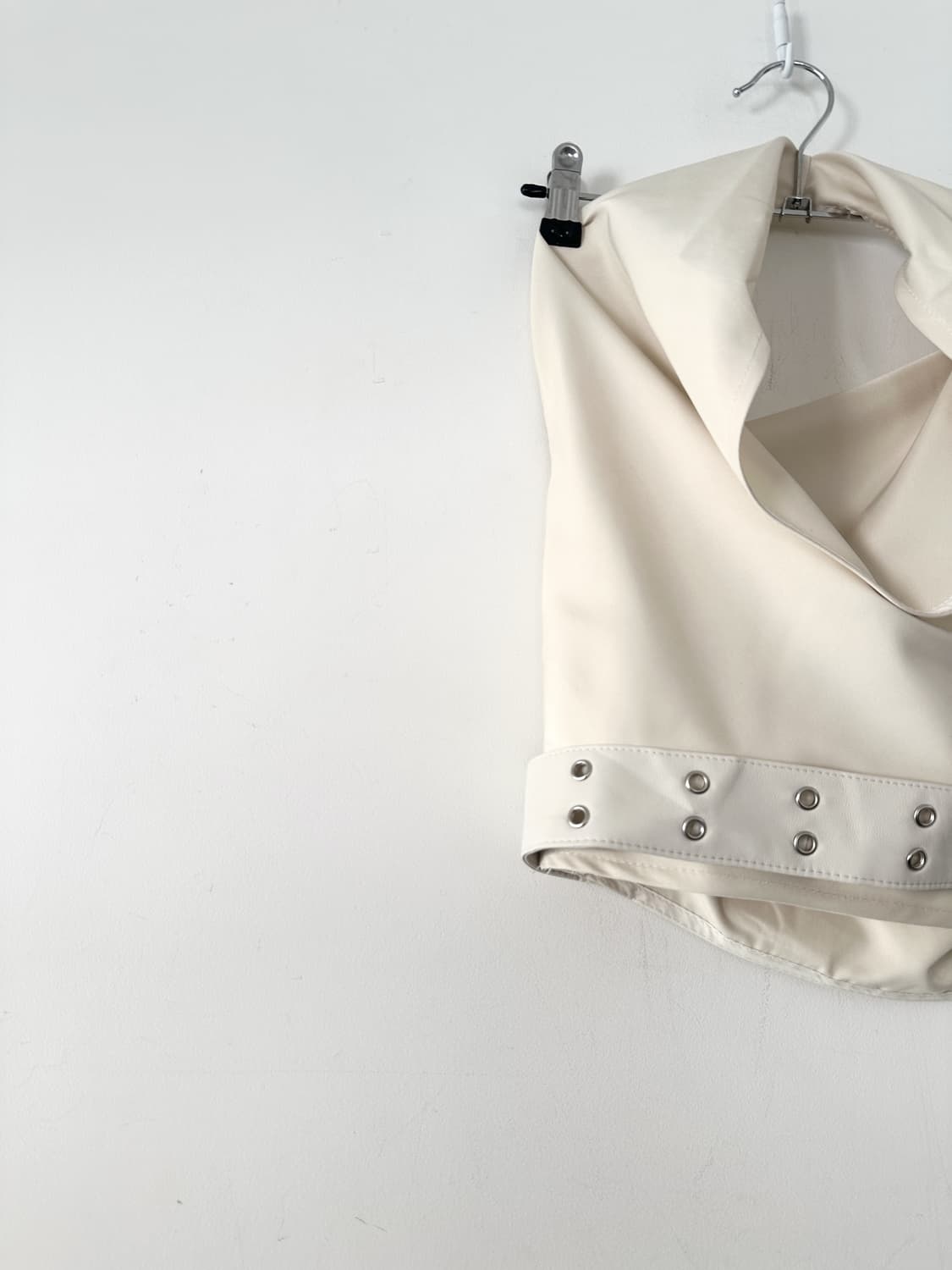 Buckle layer halter neck blouse  상품이미지2