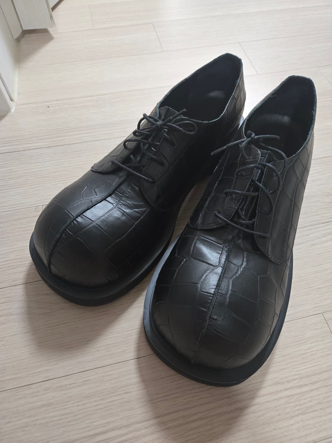 no idea 빅풋 크록 더비 블랙 상품이미지1