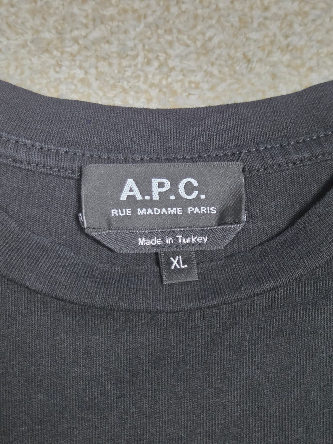 [A.P.C.] 아페쎄 뤼 마담 로고 반팔 티셔츠 | S00199 상품이미지3