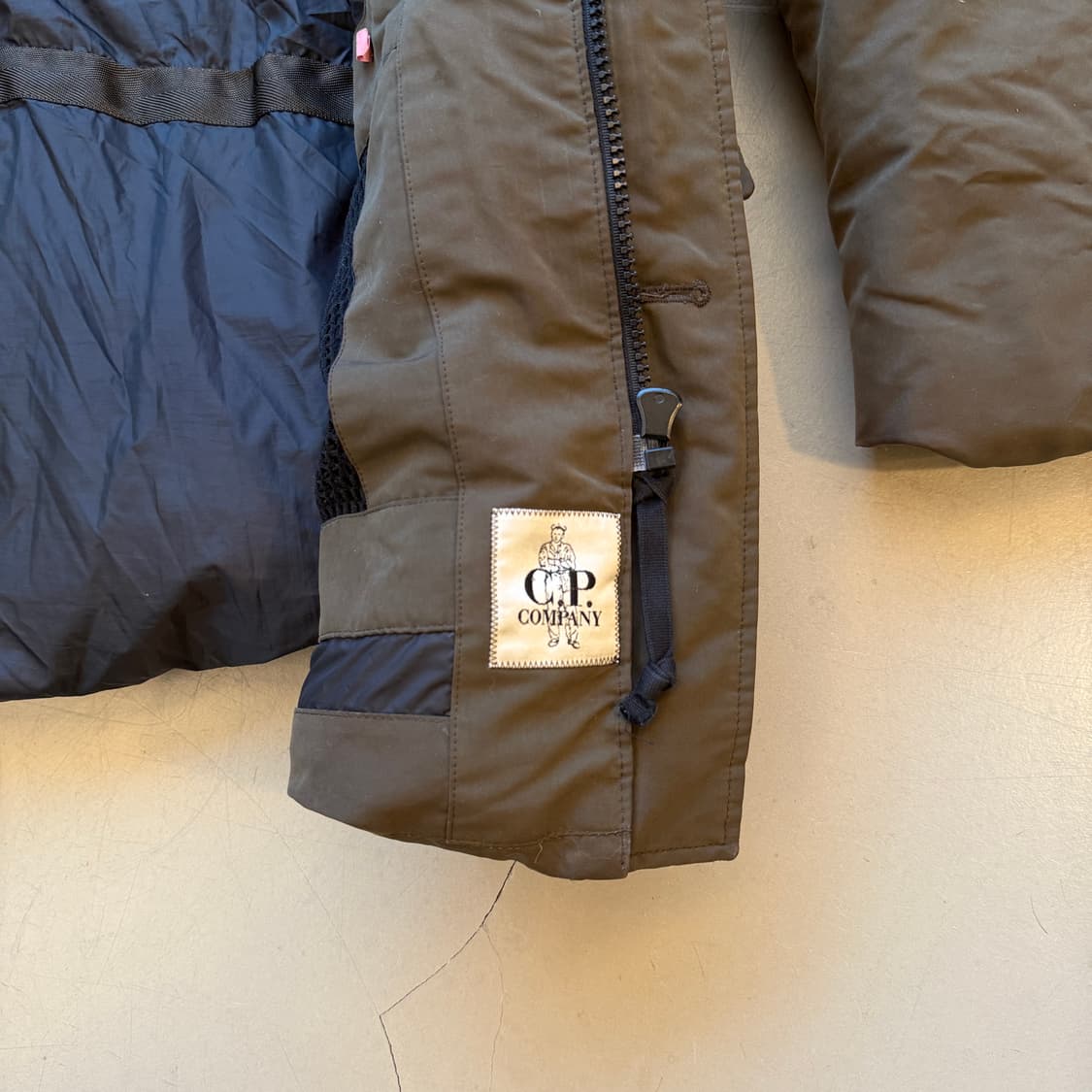 cp컴퍼니 다운 야상 패딩 상품이미지4