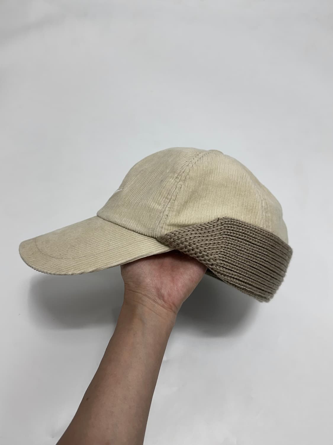 나이키 00s 코듀로이 이어플랩 볼캡 상품이미지4