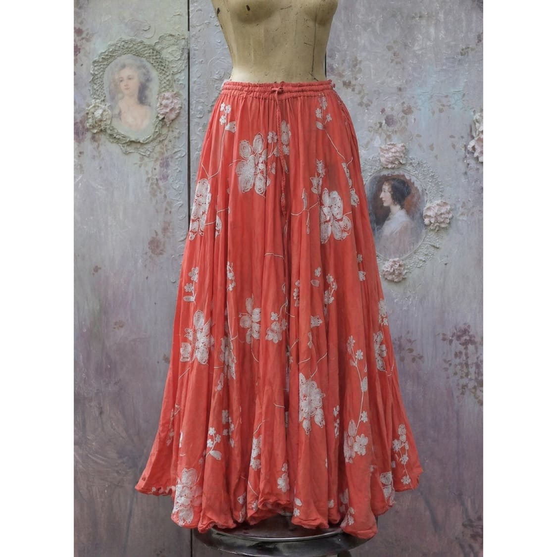 롱 플라워 자수 쉬폰 스커트 상품이미지1