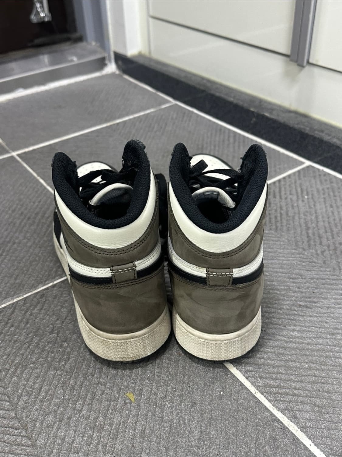에어 조던1 다크모카 Retro High OG Black Mocha 상품이미지3