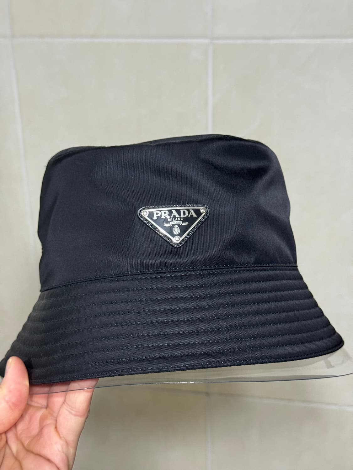 프라다 리나일론 버킷햇 XXL 상품이미지1