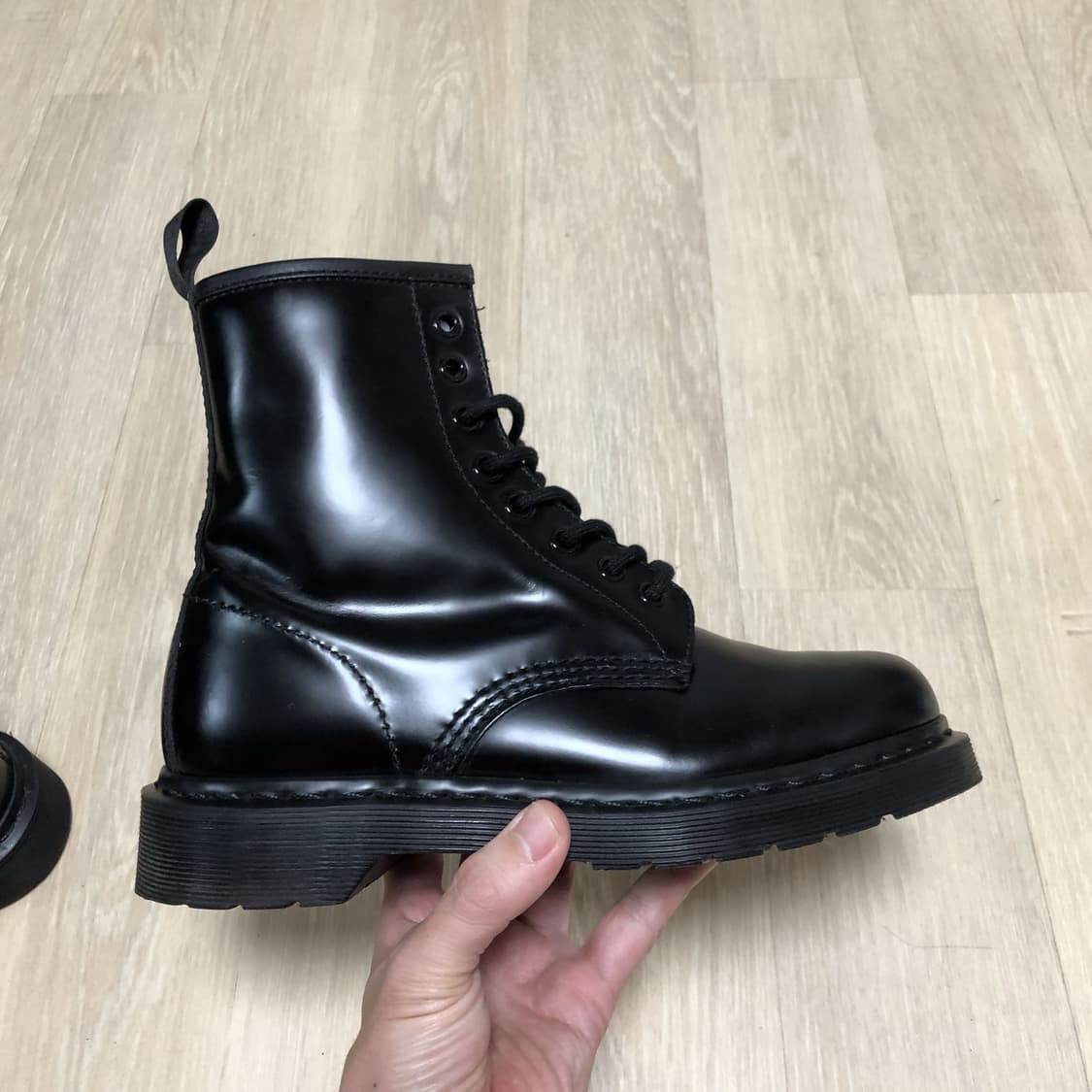 (240) 닥터마틴 Dr.martens 1460 모노 8홀 무광 블랙 상품이미지7