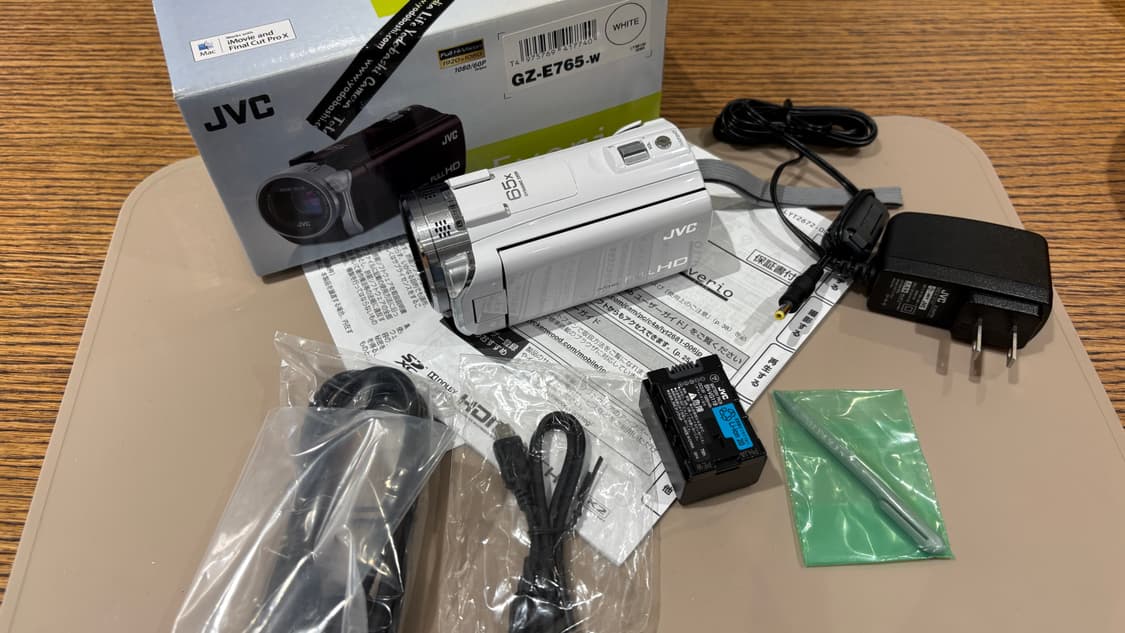 JVC 빈티지 캠코더 카메라  신품급 풀박스 (GZ-E765) 상품이미지1