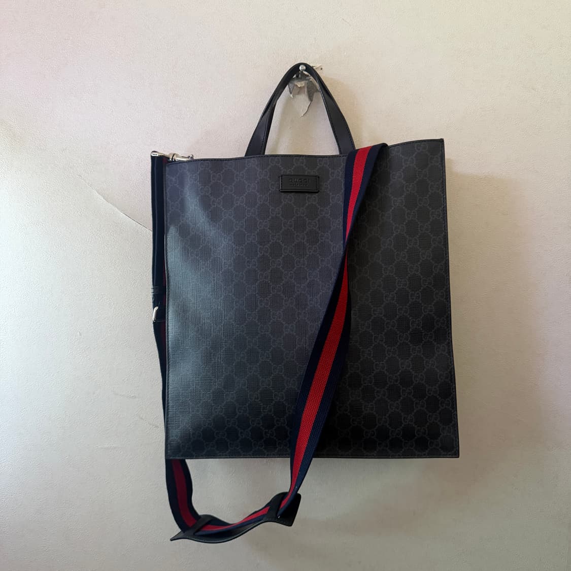 구찌 GG 슈프림 로고 토트&크로스백 상품이미지2
