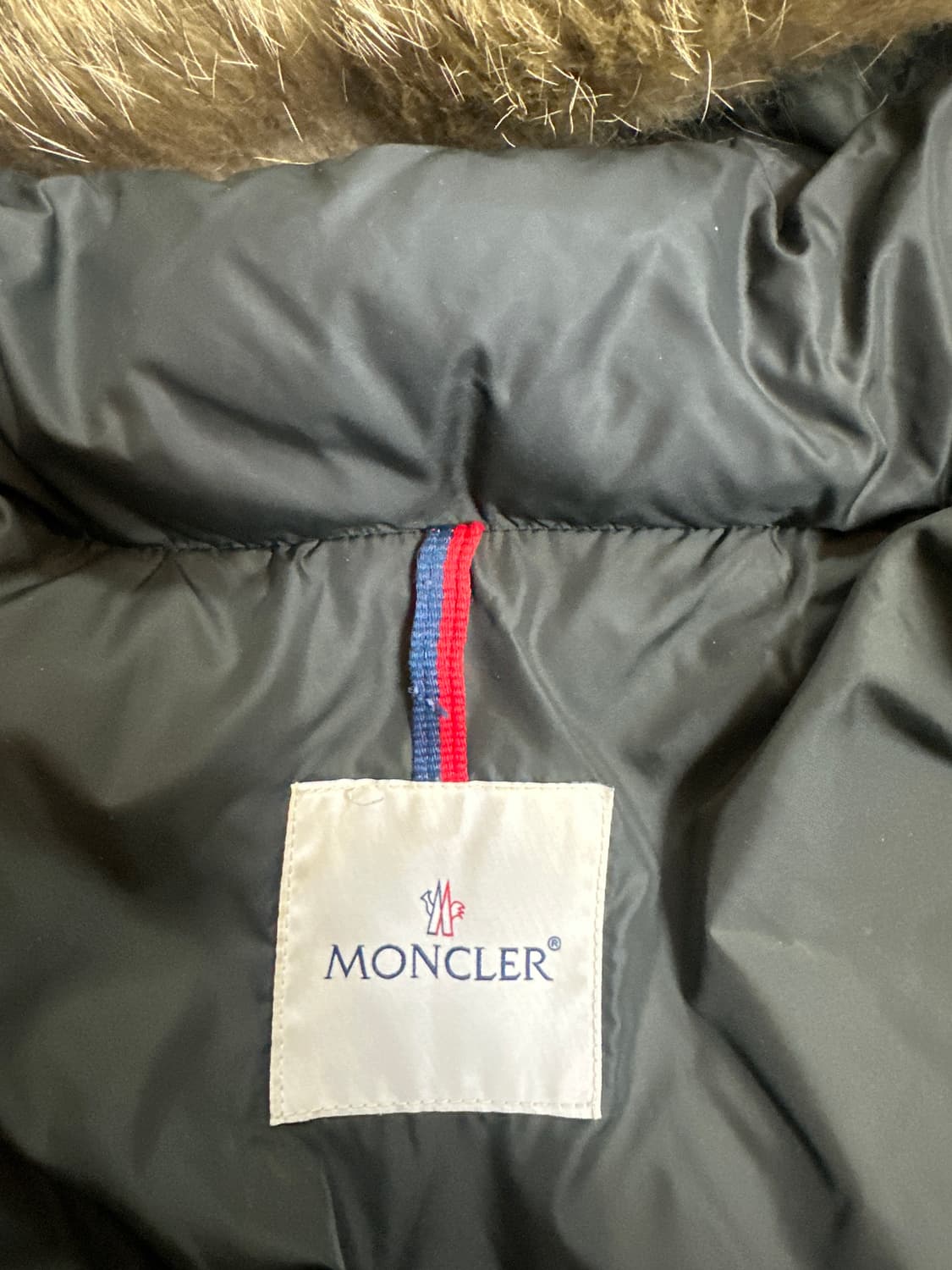 몽클레어 클레어 크루니 패딩  상품이미지4