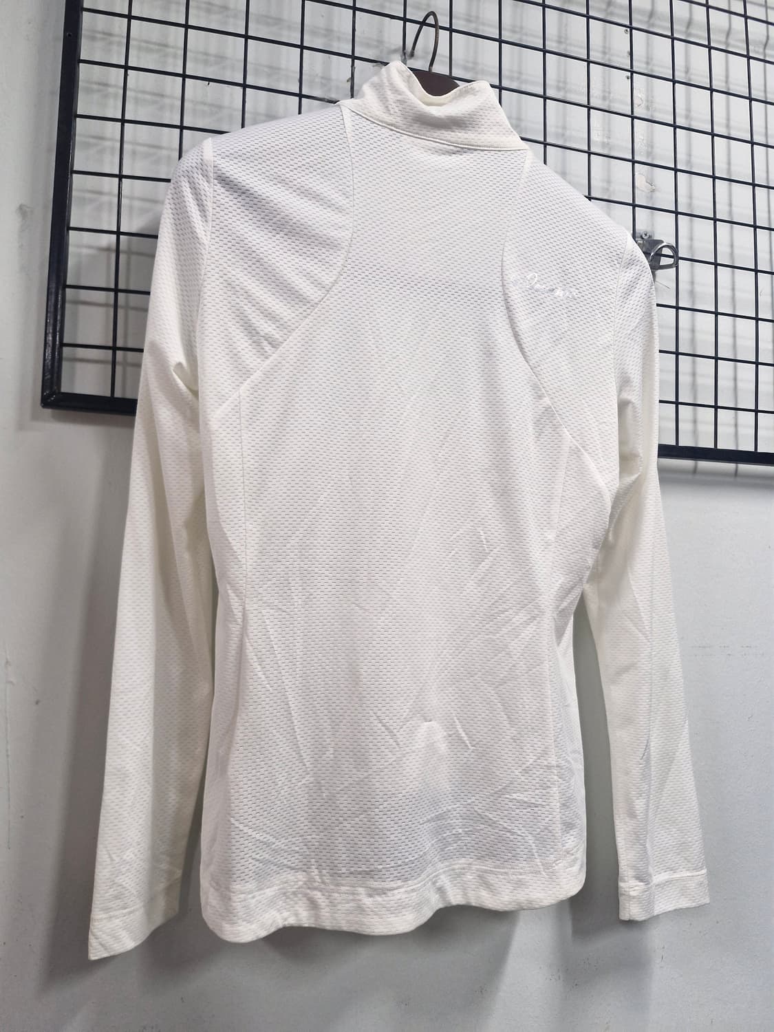 95-100L/66-77 데상트 화이트 기능성 자켓. 상품이미지7