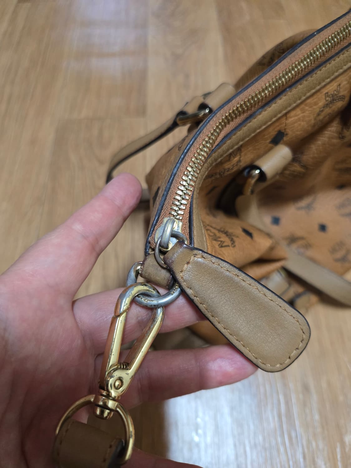 MCM 비세토스 시그니처 숄더백 크로스백 상품이미지5