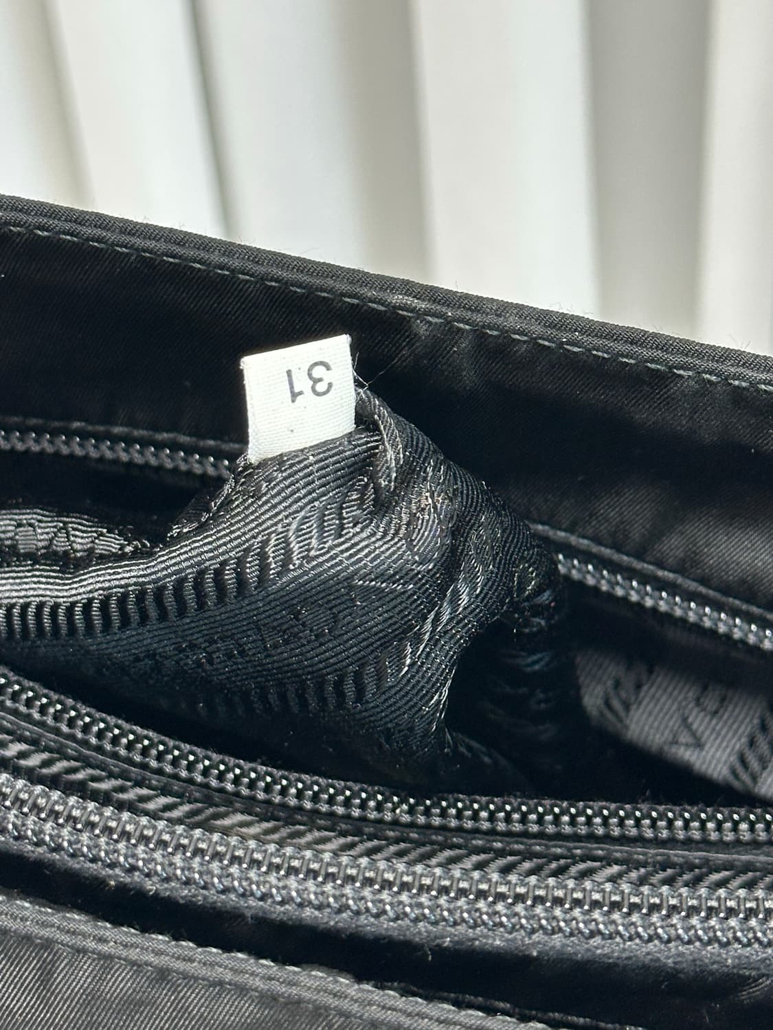 [정품] Prada 프라다 포코노 클래식 나일론 숄더백 블랙 상품이미지8